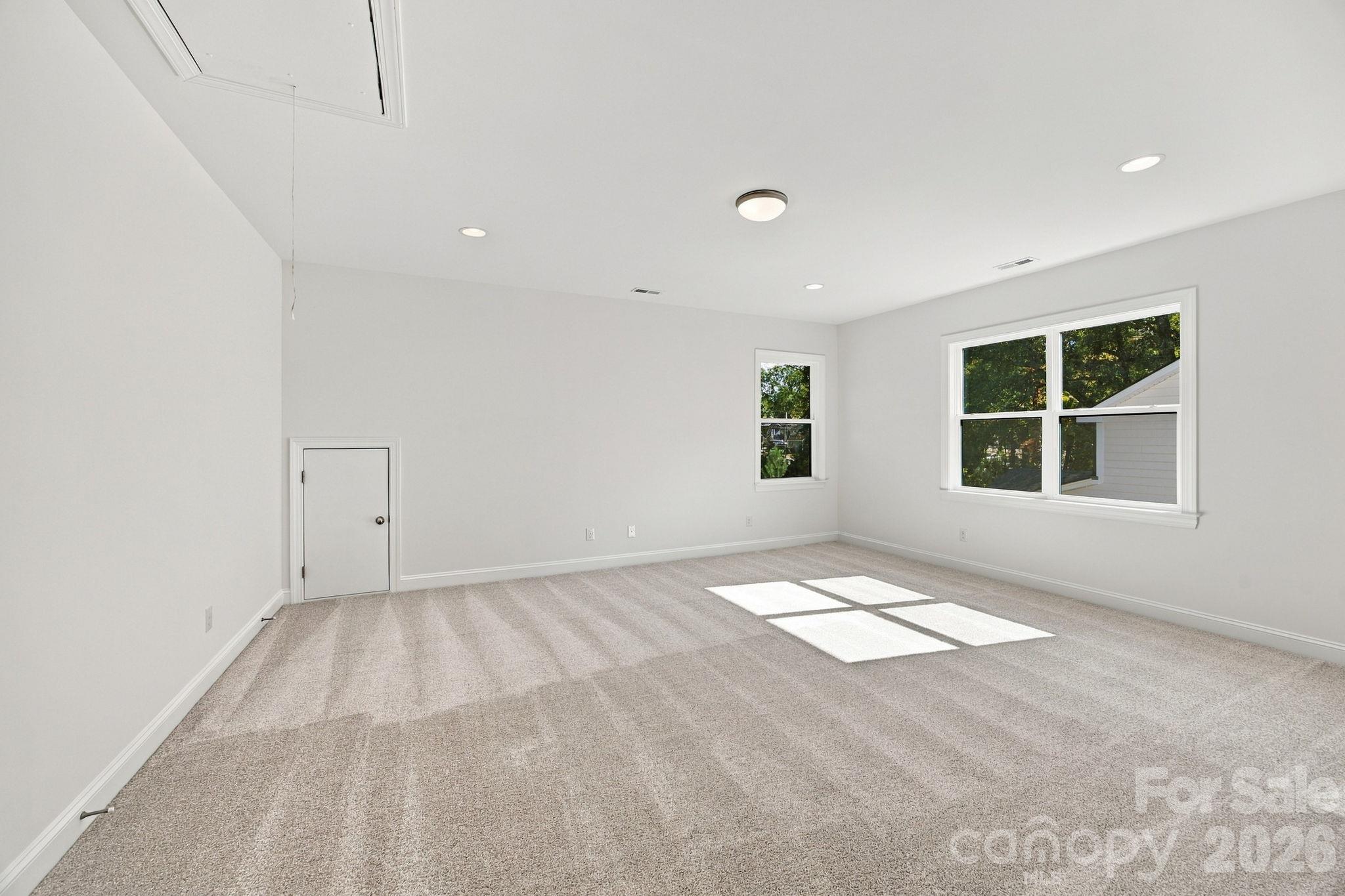 20396 Queens Street Property Photo 36