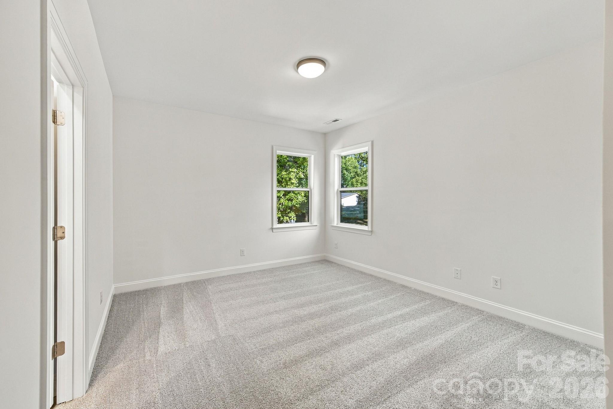 20396 Queens Street Property Photo 39