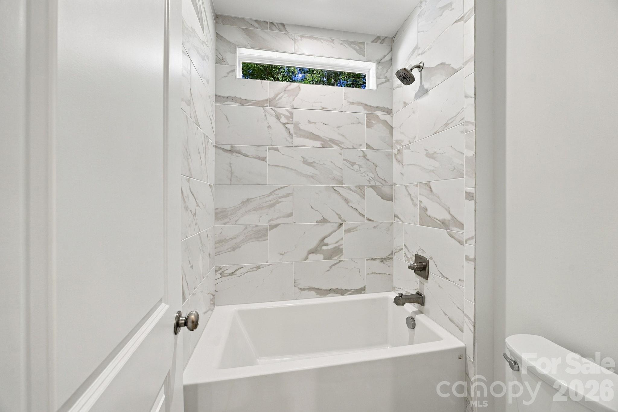 20396 Queens Street Property Photo 41