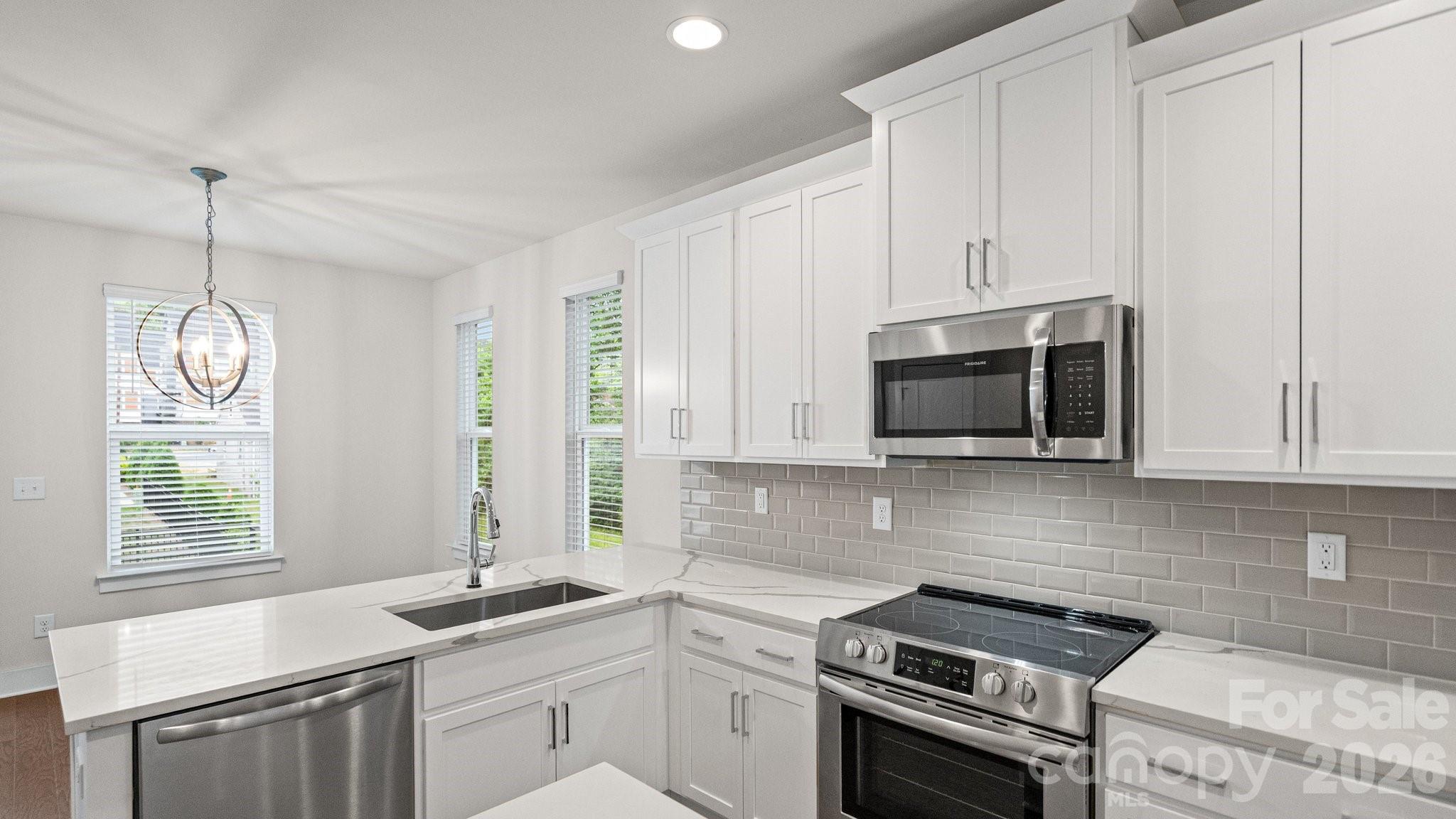 5003 York Park Lane Property Photo 11