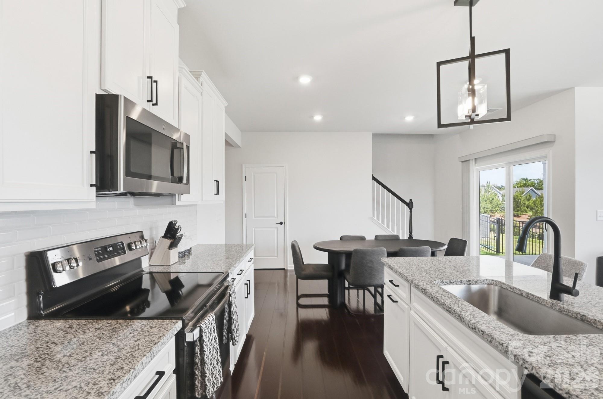 16043 River Tree Lane Property Photo 14