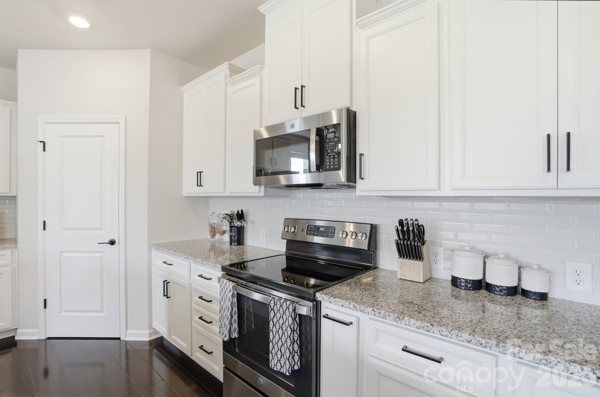 16043 River Tree Lane Property Photo 15