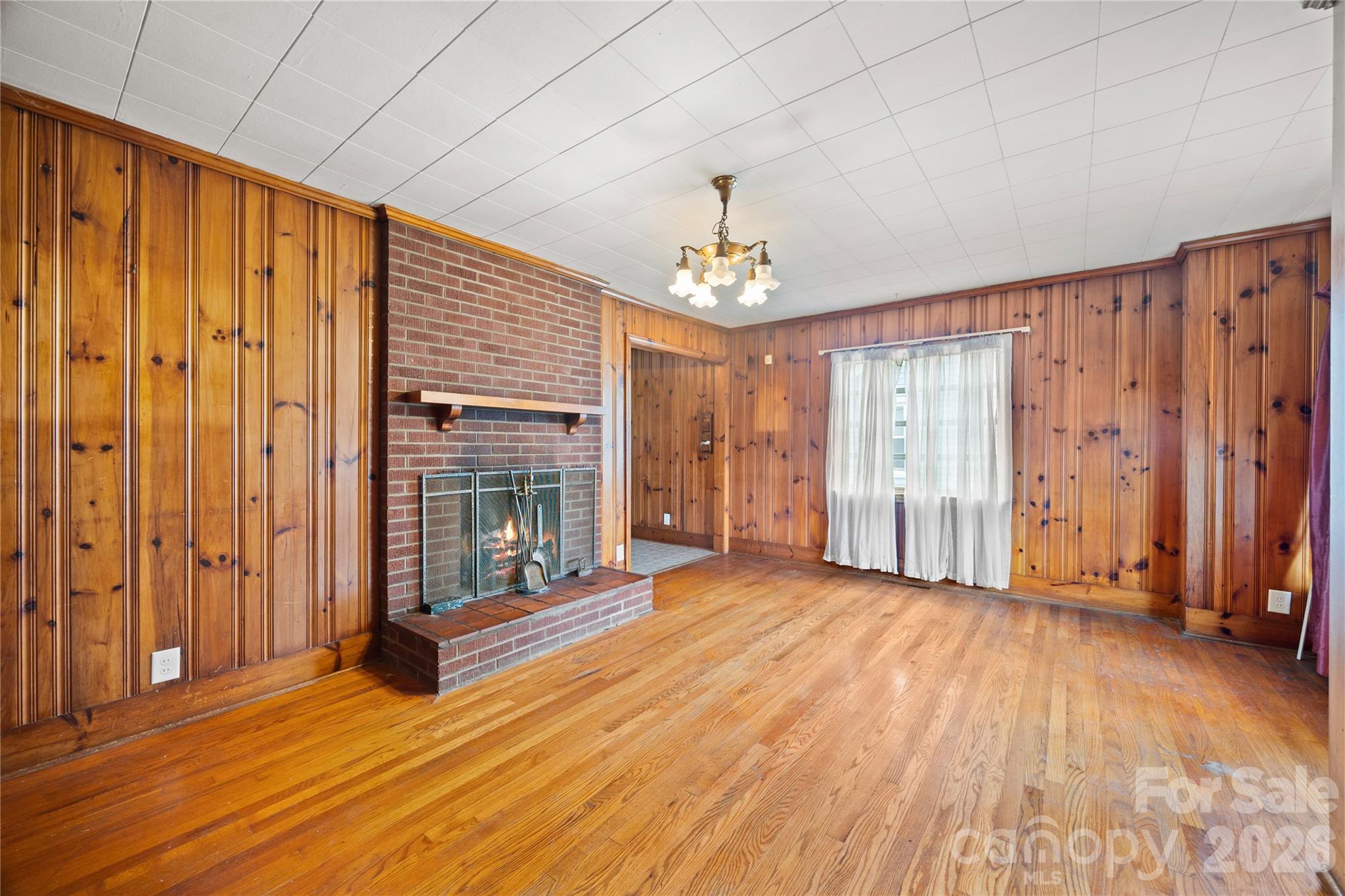 419 S Pearl Street Property Photo 5