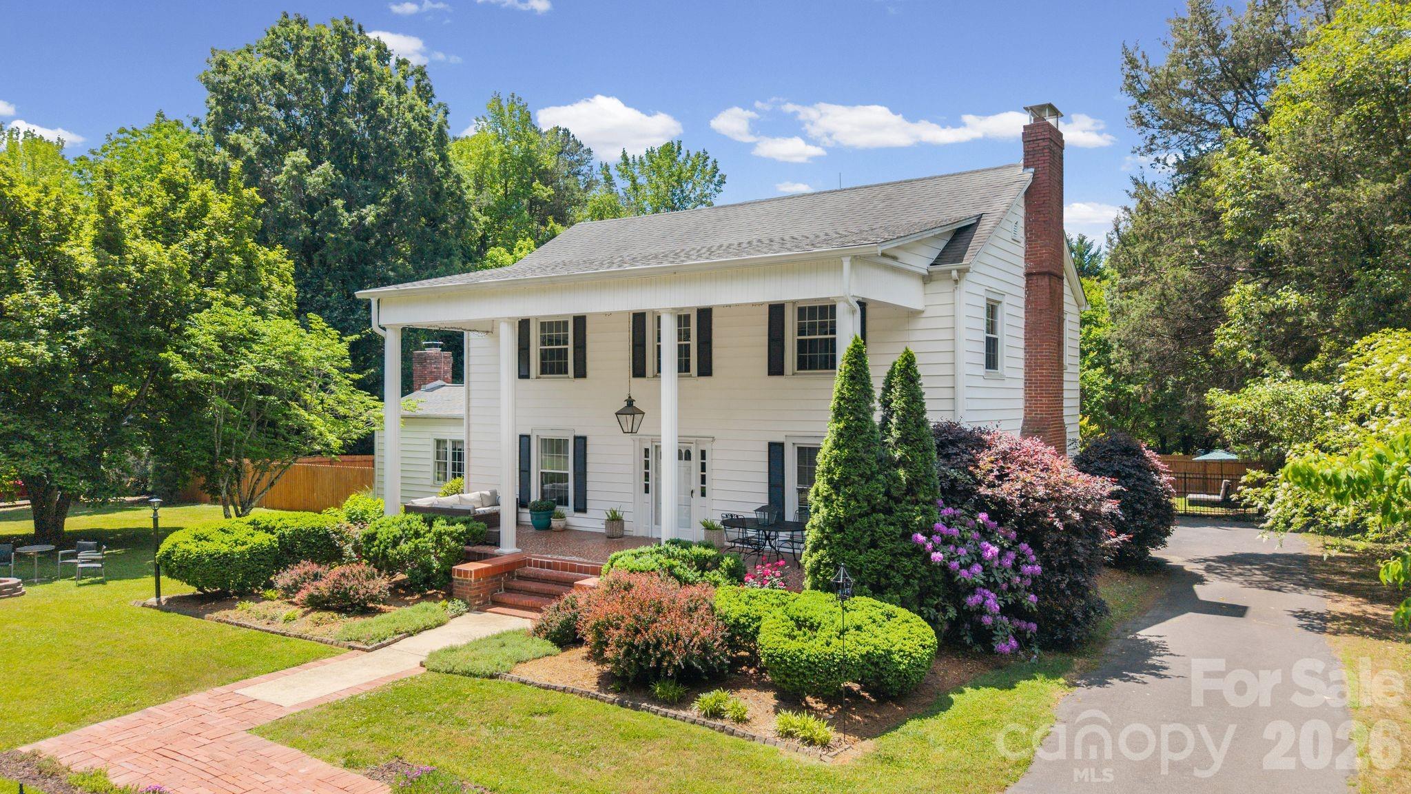 2403 E Innes Street Property Photo 7