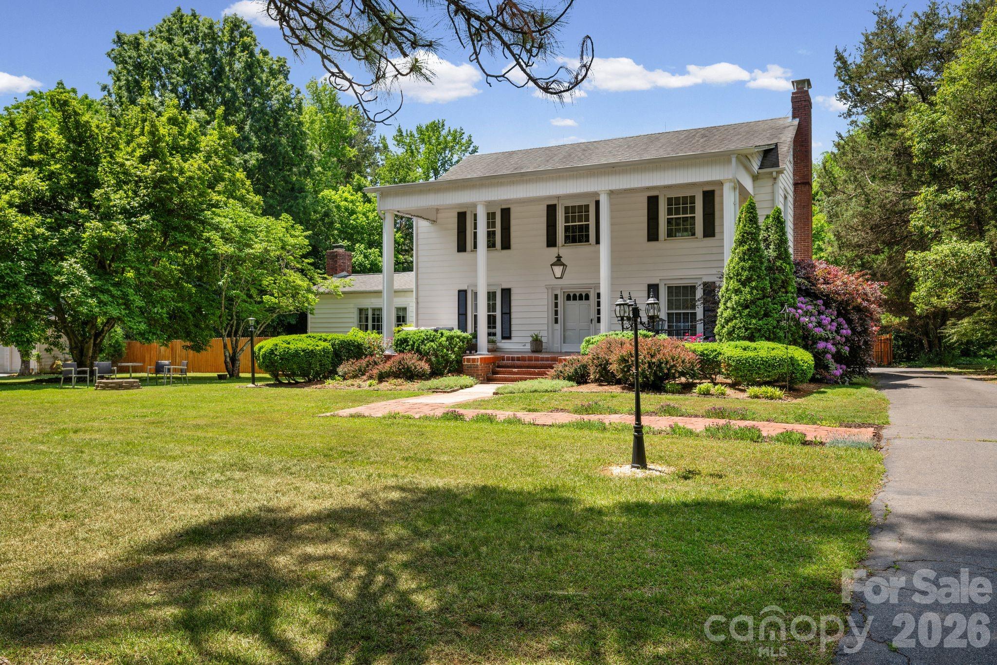 2403 E Innes Street Property Photo 9