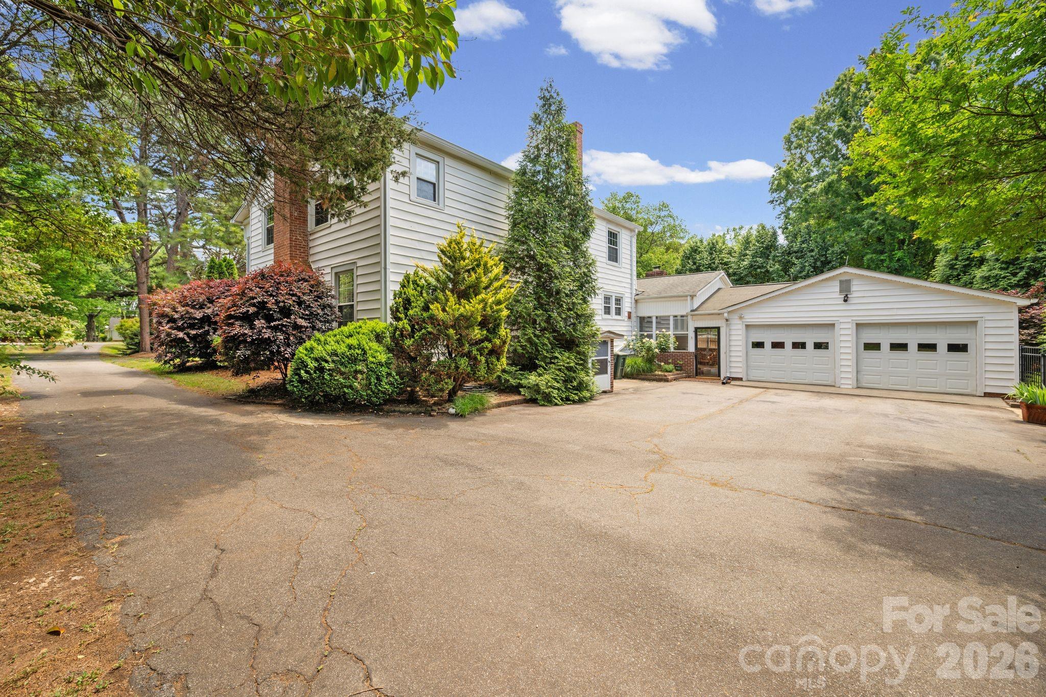 2403 E Innes Street Property Photo 12
