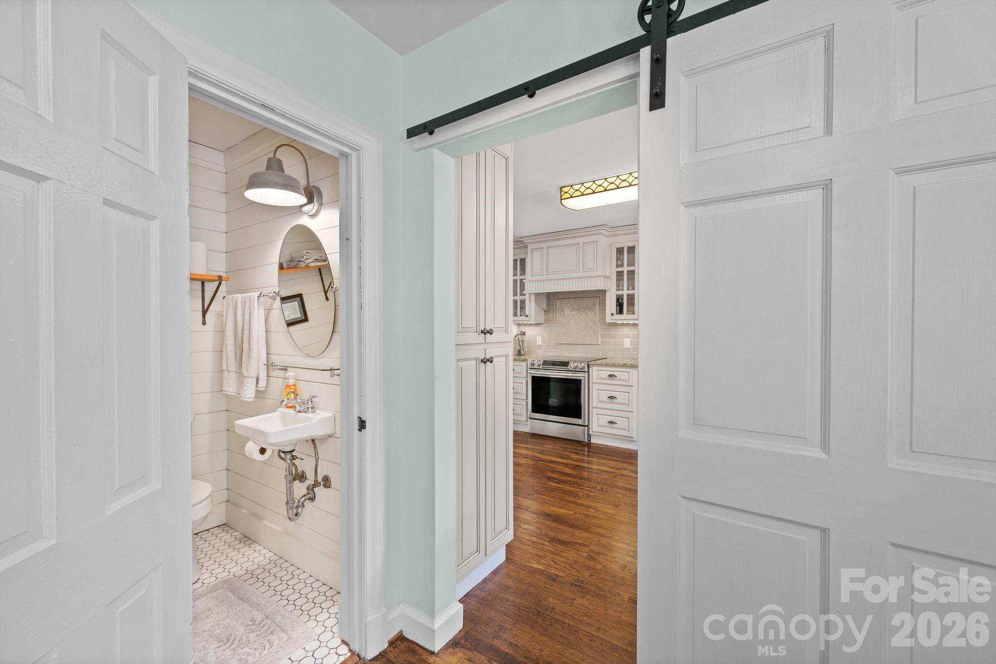 2403 E Innes Street Property Photo 28