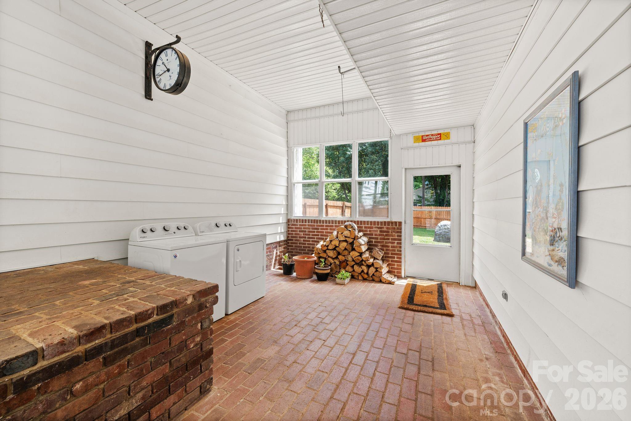 2403 E Innes Street Property Photo 35