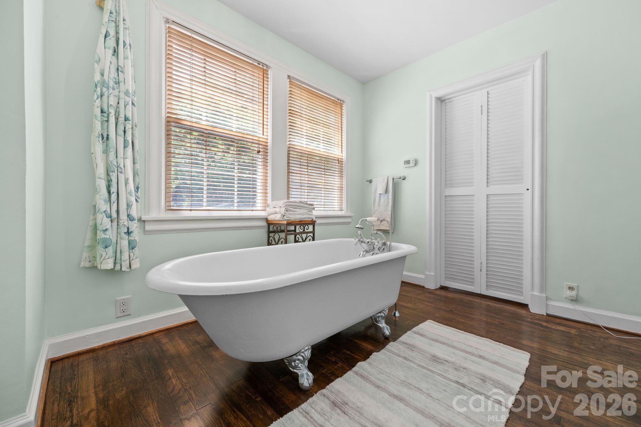 2403 E Innes Street Property Photo 48