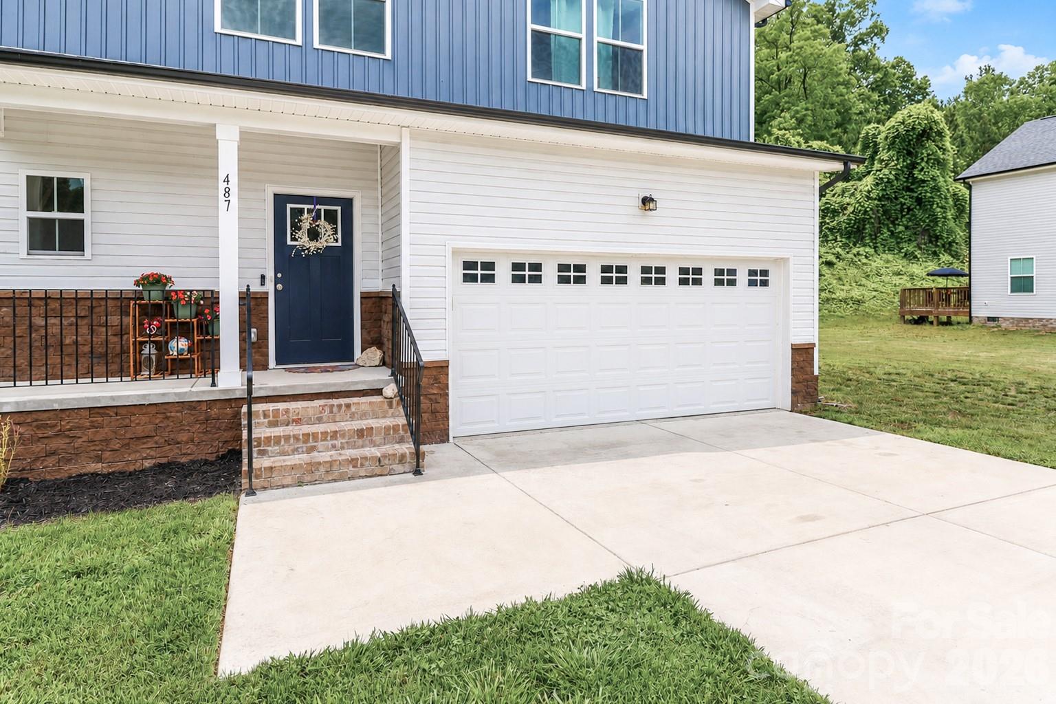 487 Kacys Way Place Property Photo 3