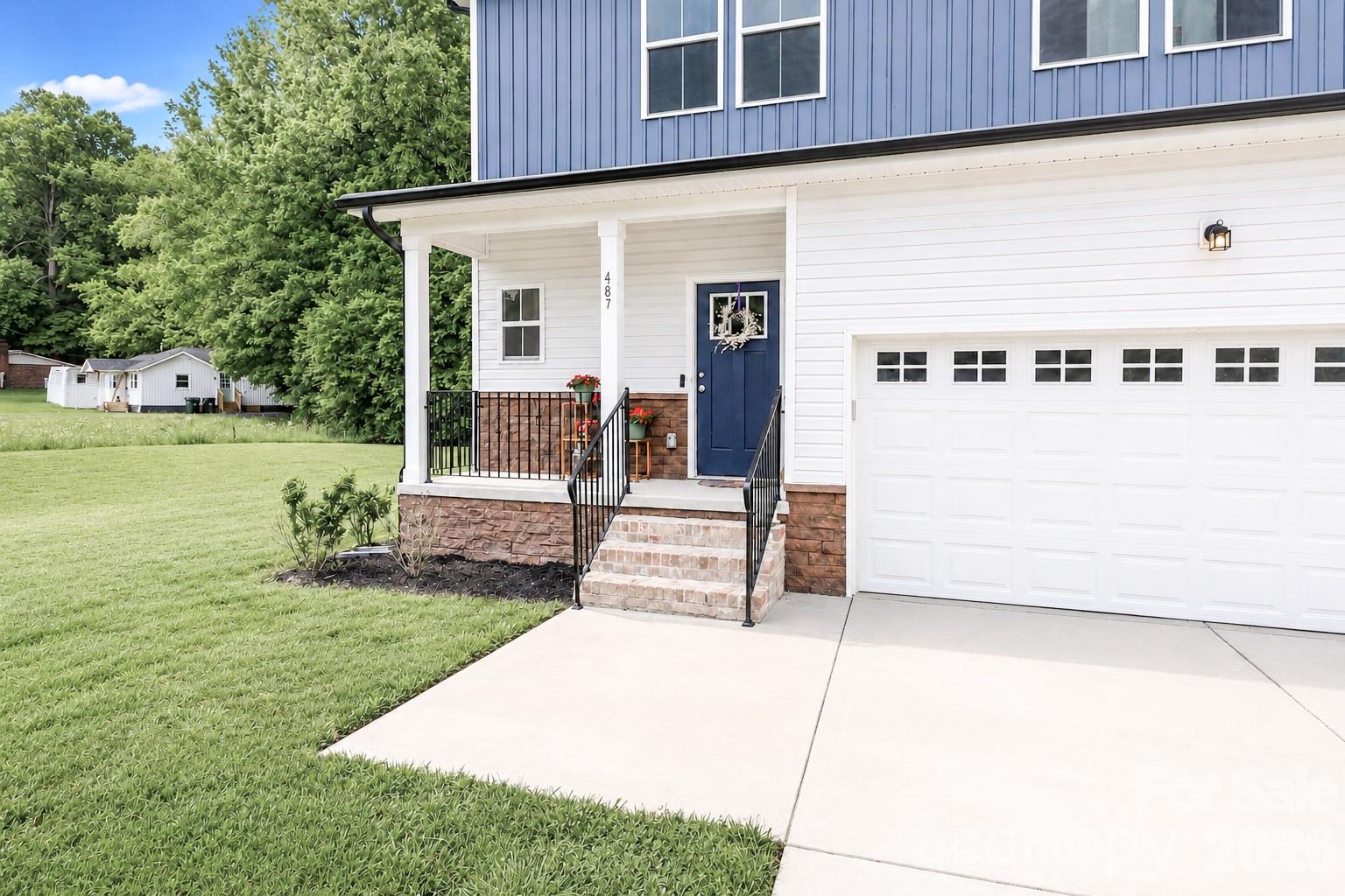487 Kacys Way Place Property Photo 4
