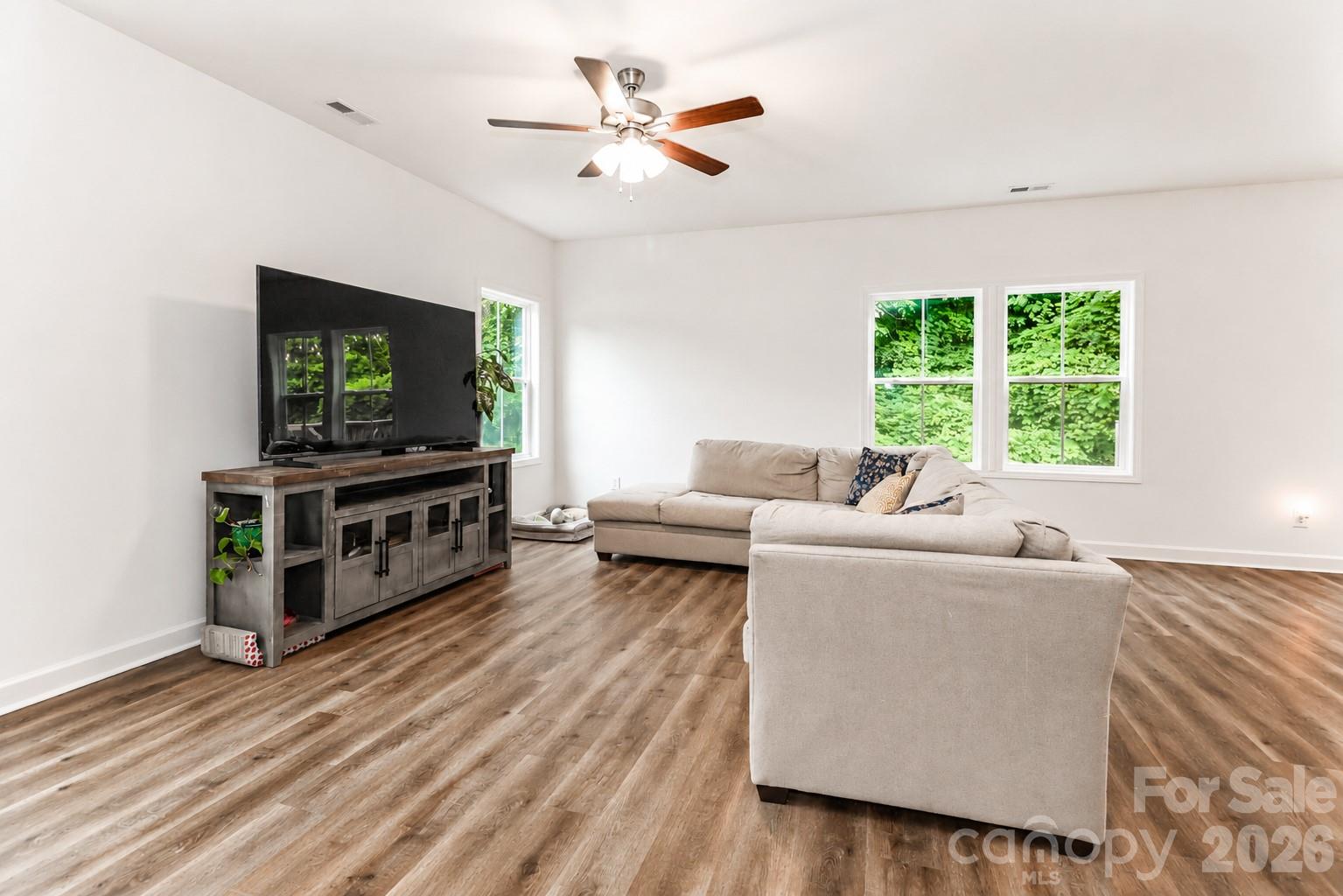 487 Kacys Way Place Property Photo 10