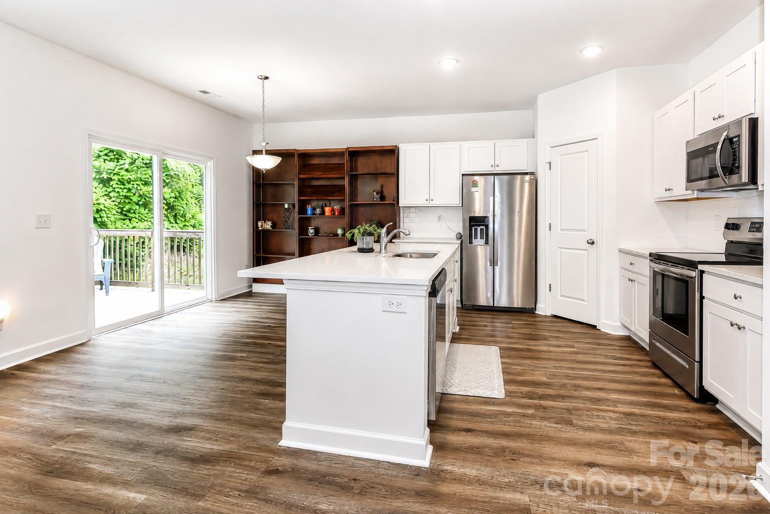 487 Kacys Way Place Property Photo 14