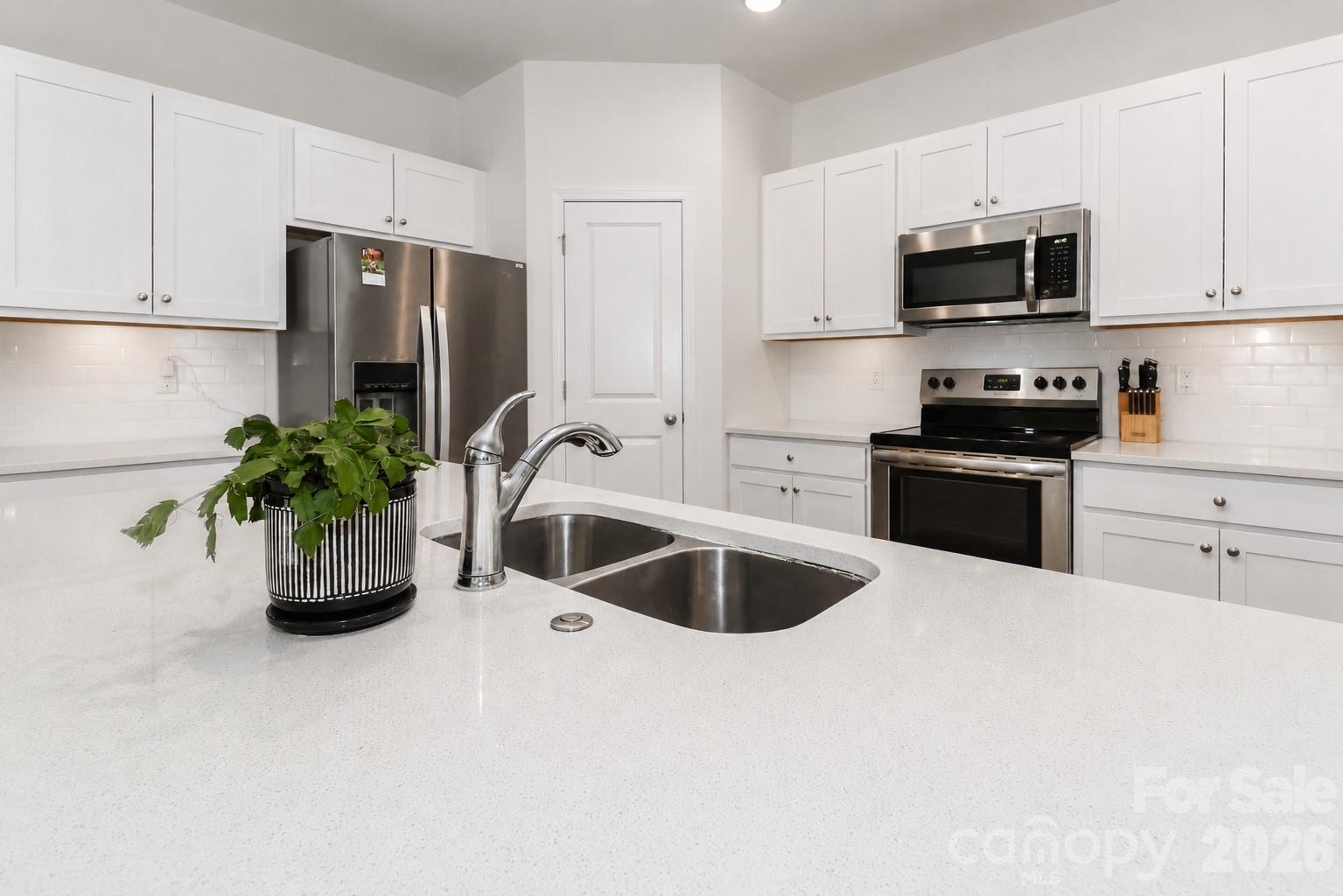 487 Kacys Way Place Property Photo 19