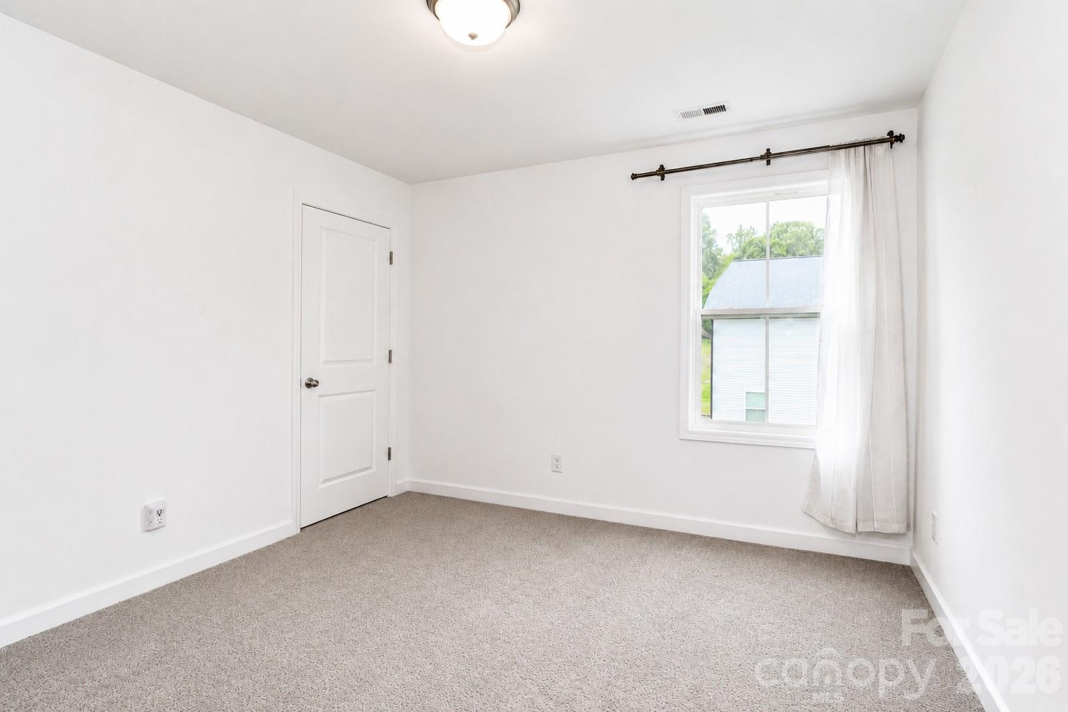 487 Kacys Way Place Property Photo 36