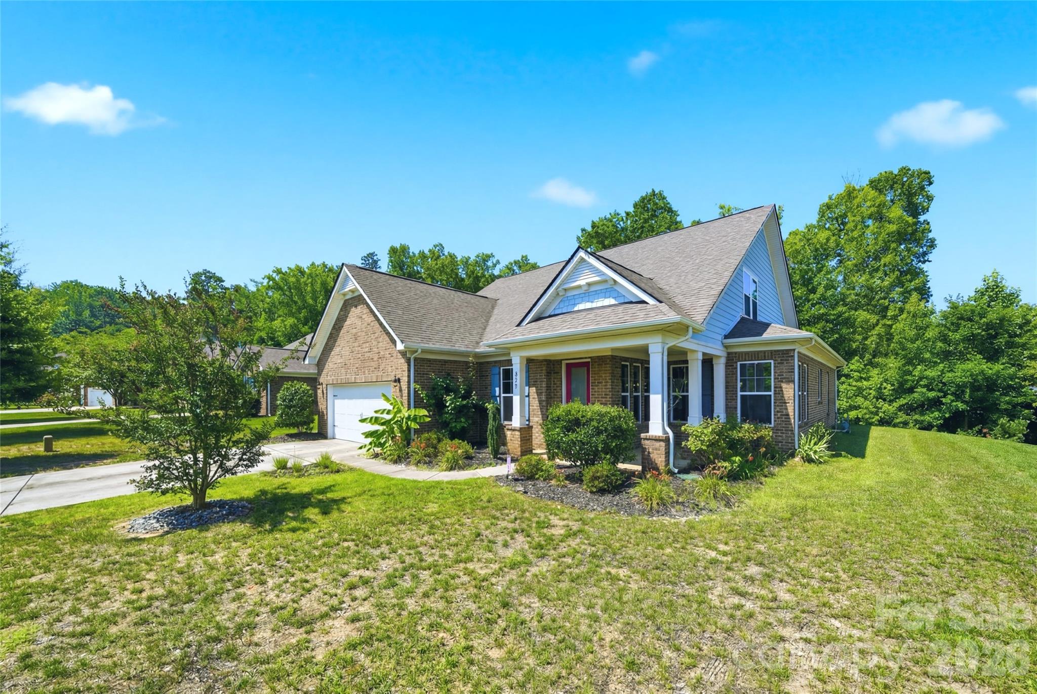 8759 Mullis Forest Court Property Photo 2