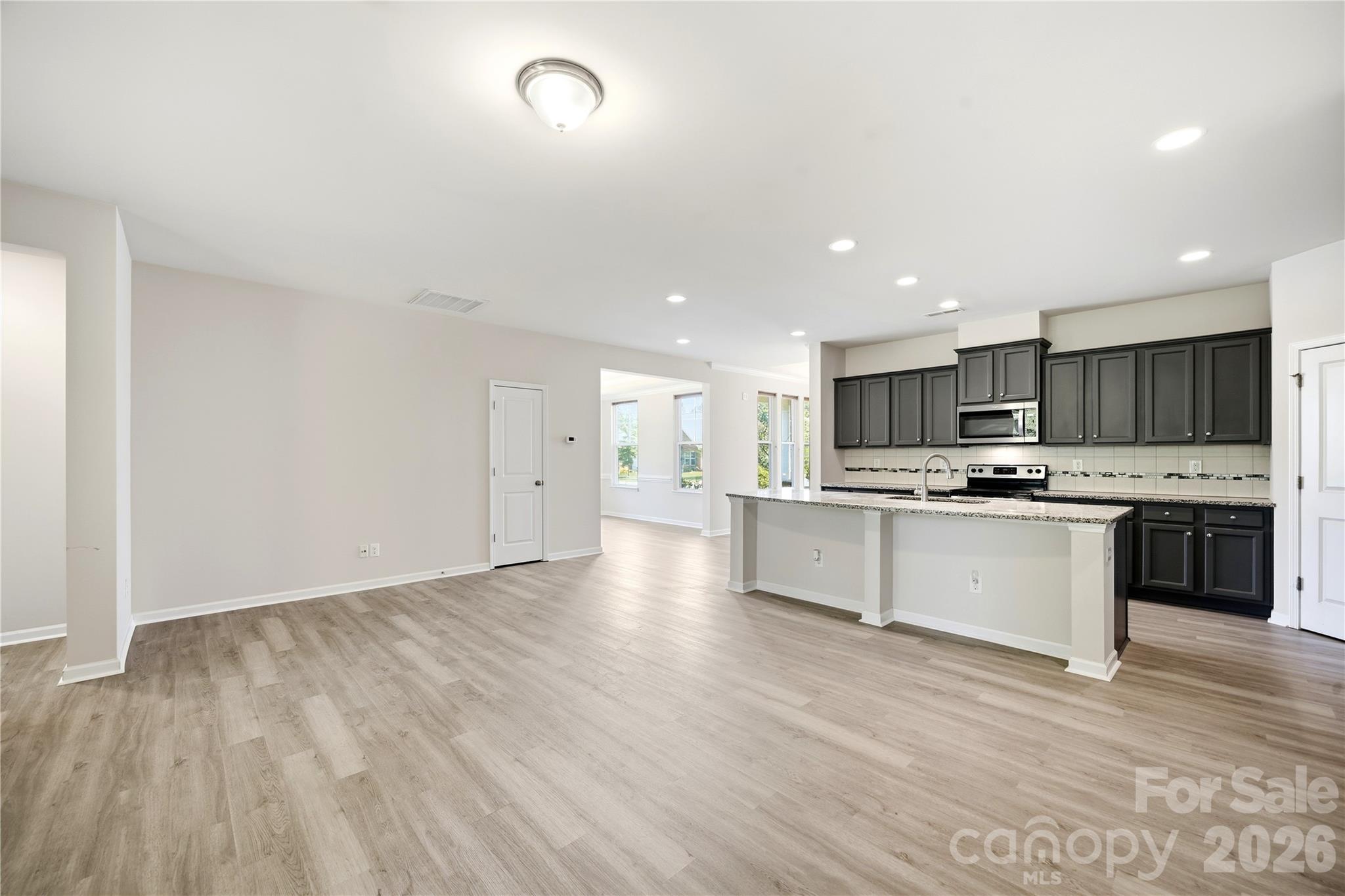 8759 Mullis Forest Court Property Photo 7