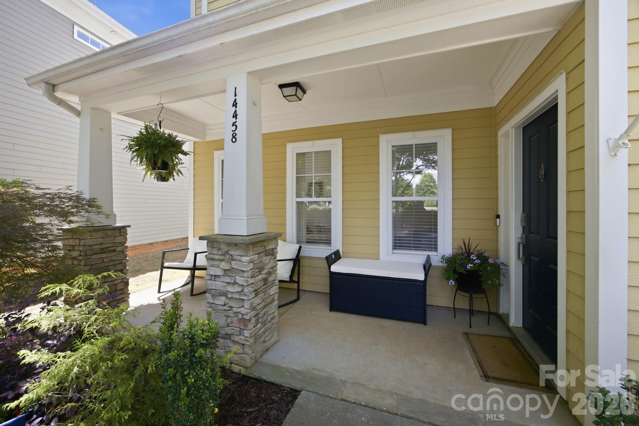 14458 Holly Springs Drive Property Photo 3