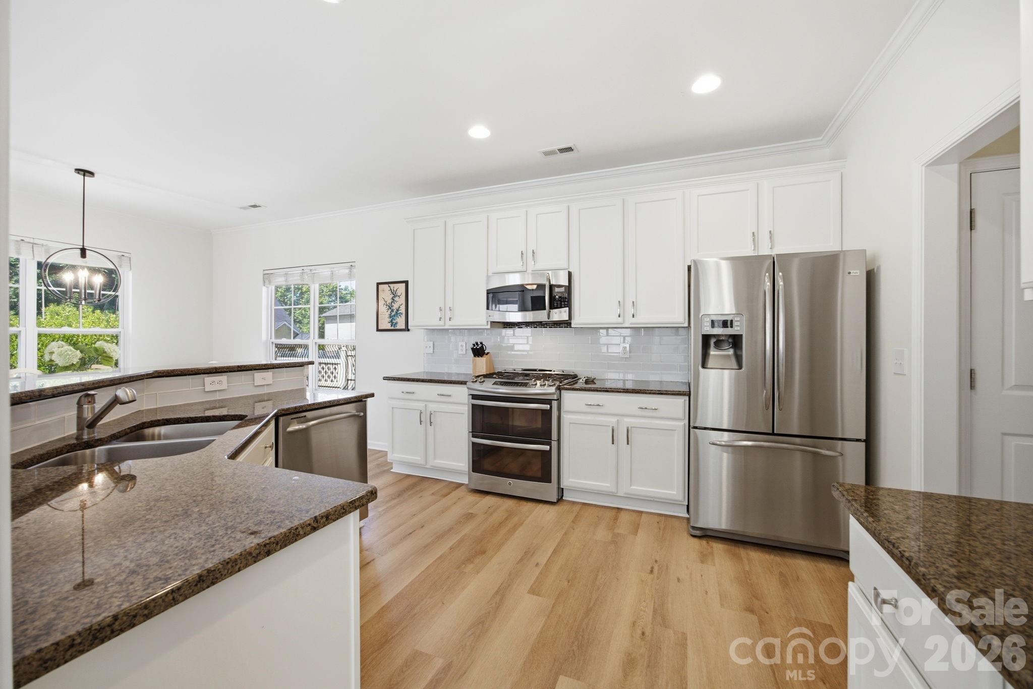 14458 Holly Springs Drive Property Photo 10