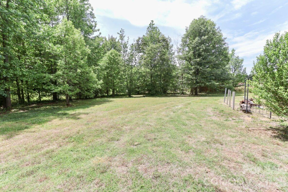 121 Fair Wind Lane Property Photo 5