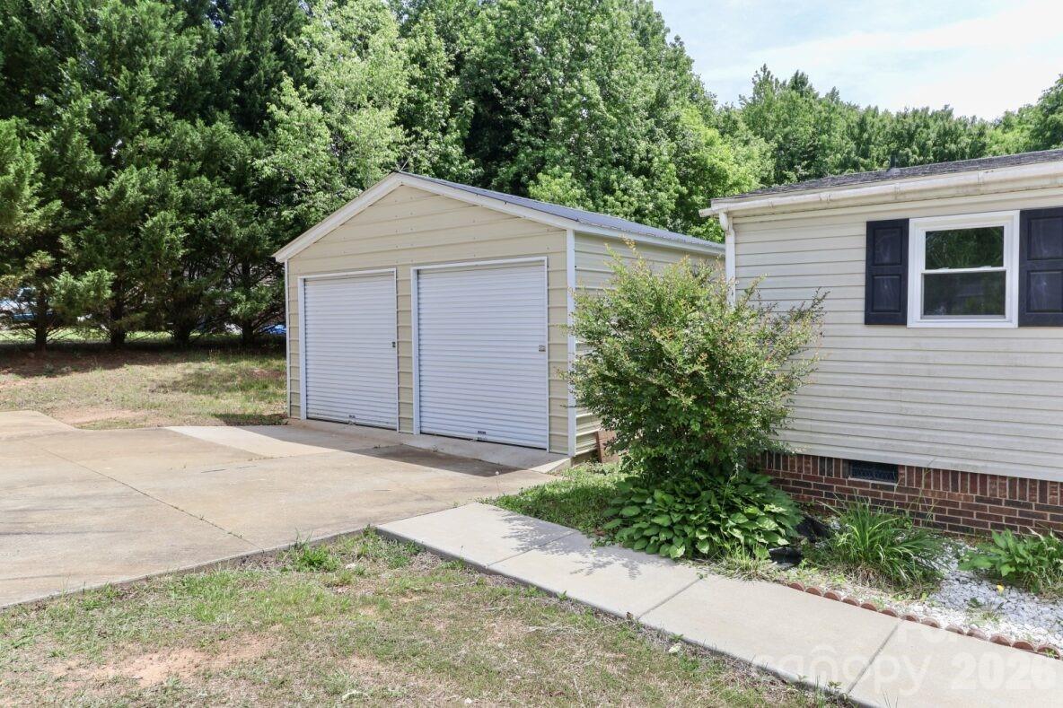 121 Fair Wind Lane Property Photo 7