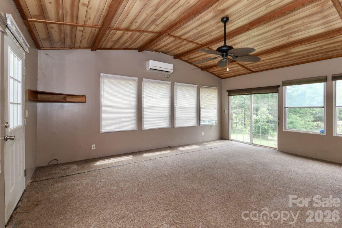 121 Fair Wind Lane Property Photo 19