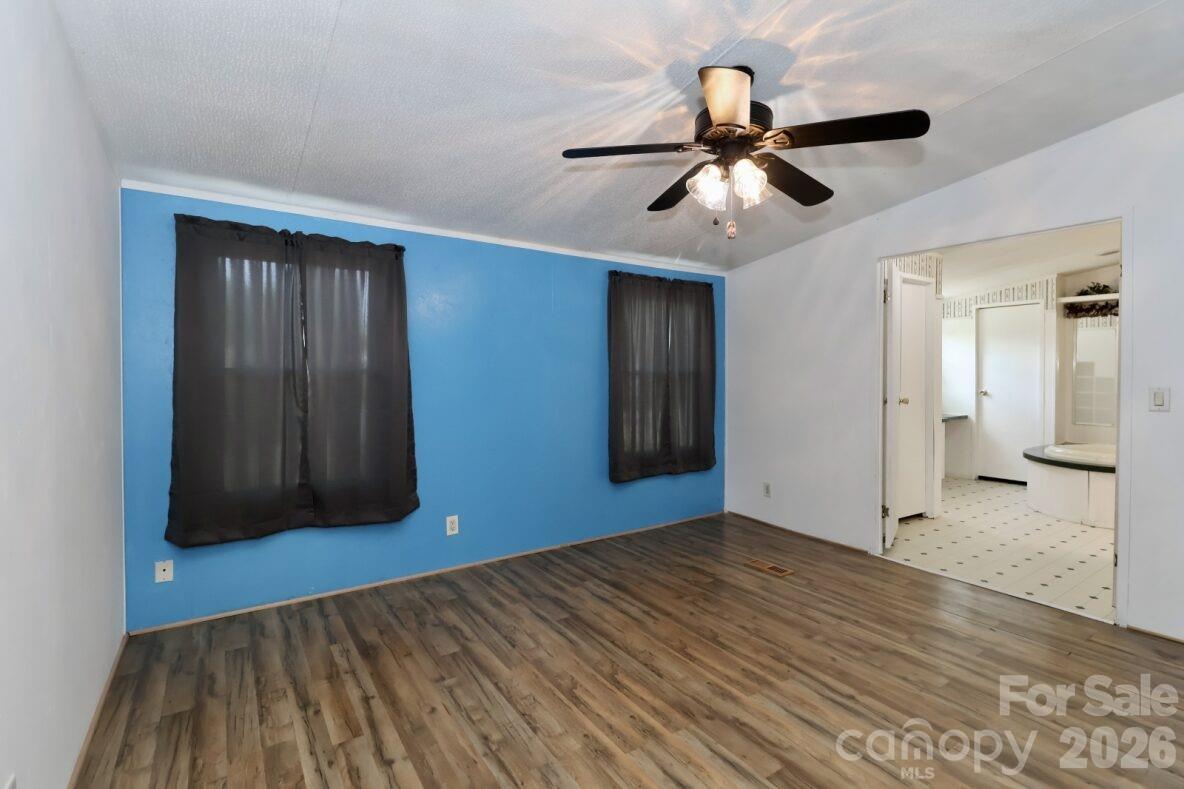 121 Fair Wind Lane Property Photo 29