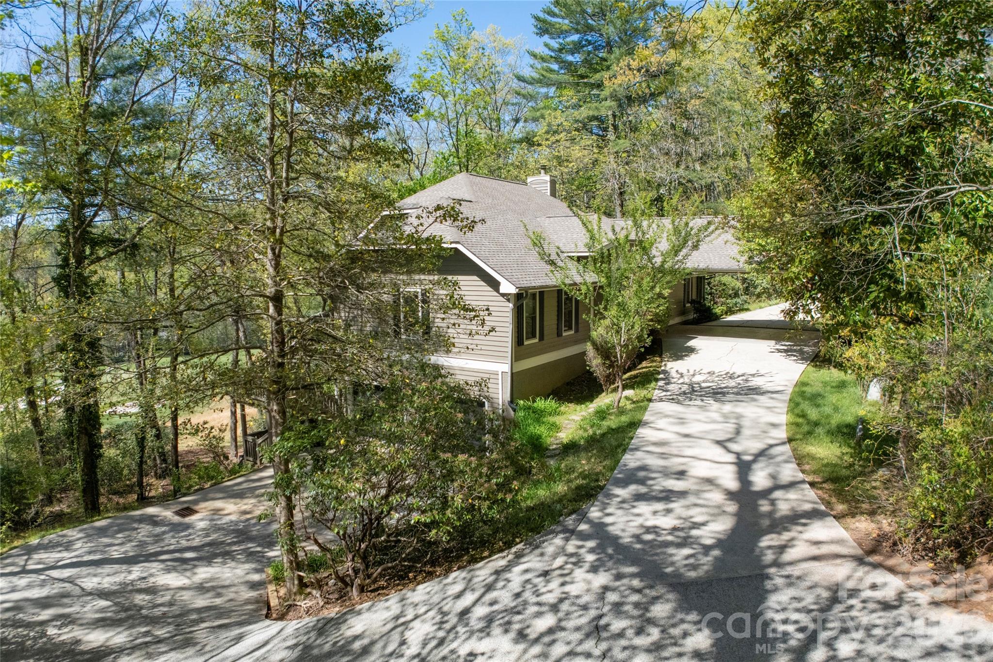 516 Cherokee Trace Property Photo 1