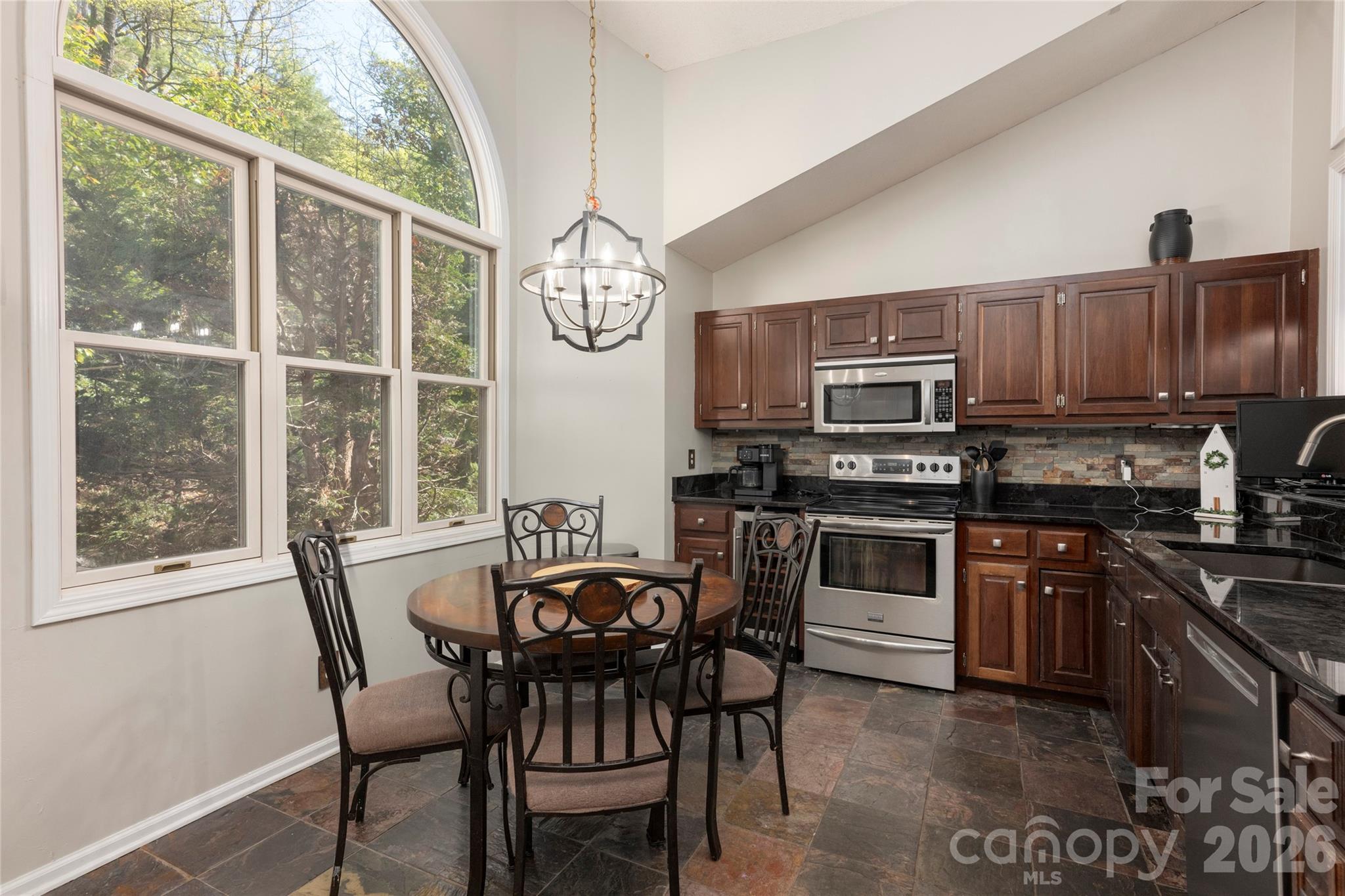 516 Cherokee Trace Property Photo 10