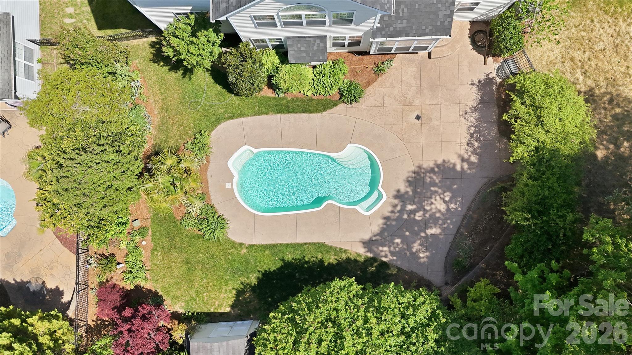 7816 Whisperingwood Drive Property Photo 9