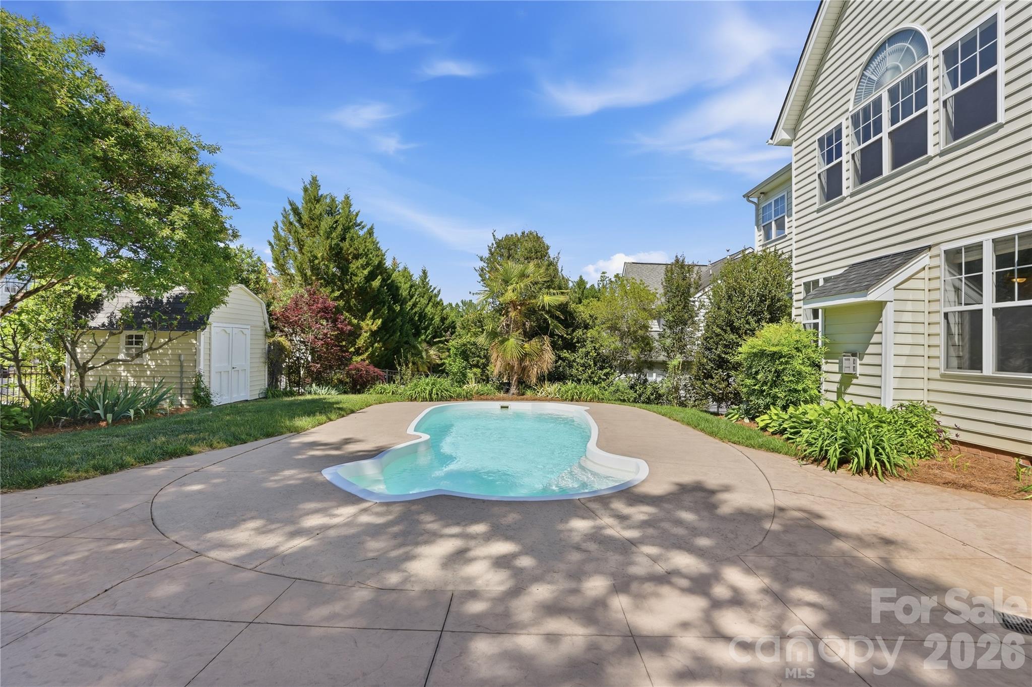 7816 Whisperingwood Drive Property Photo 13