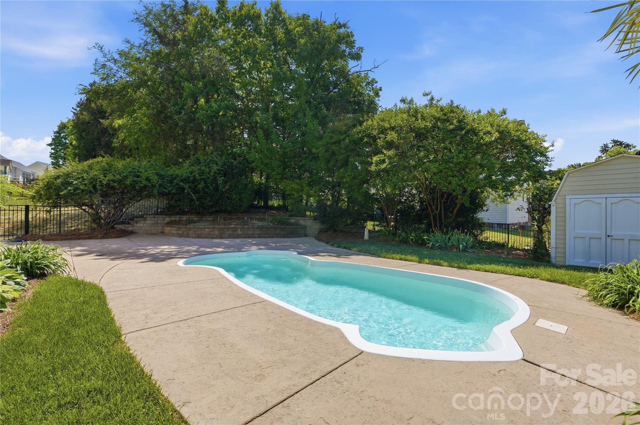 7816 Whisperingwood Drive Property Photo 14