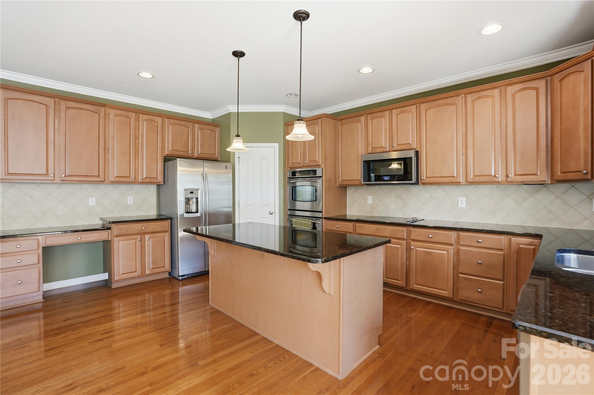 7816 Whisperingwood Drive Property Photo 21