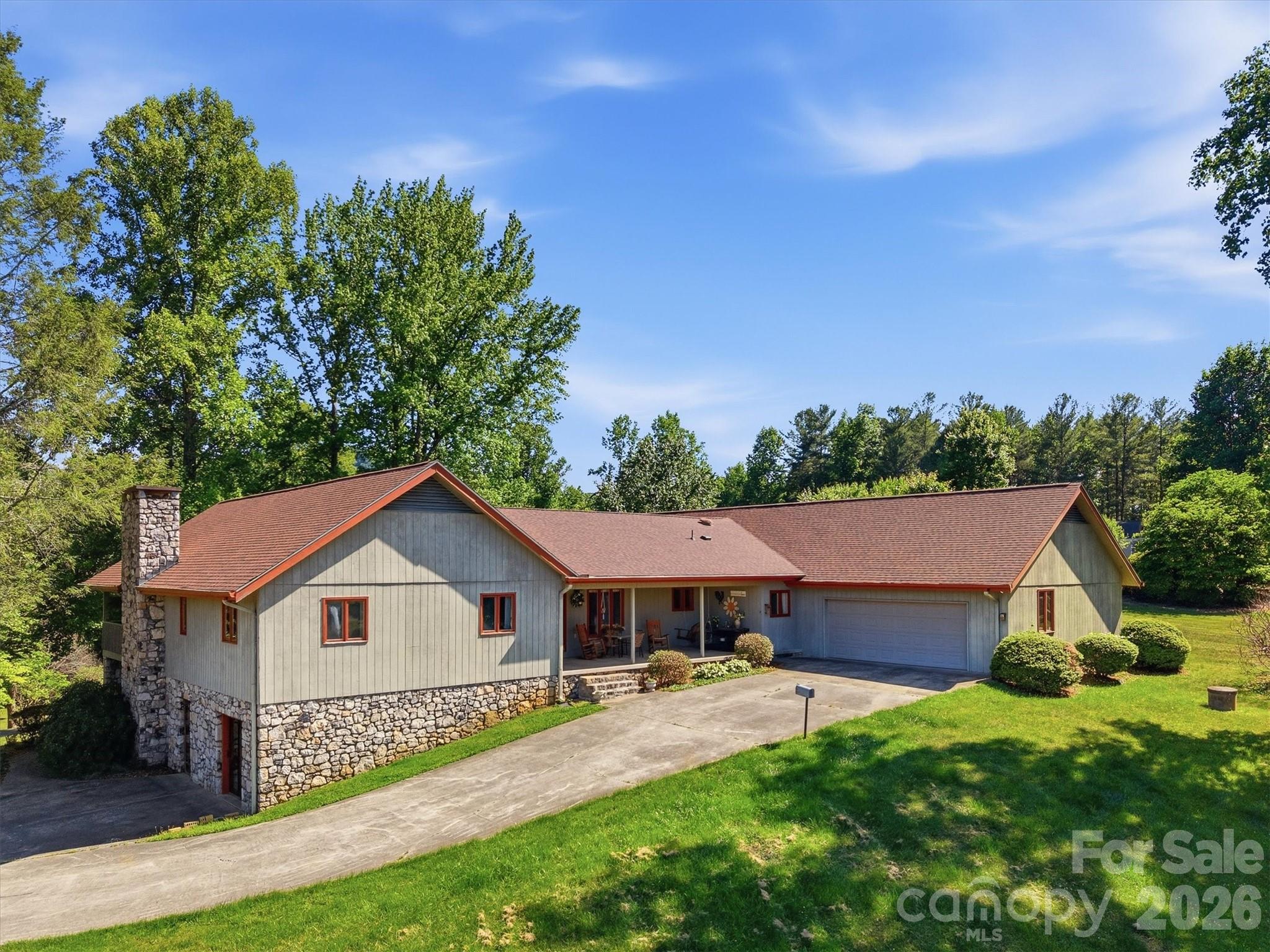2718 Arden Drive Property Photo 4