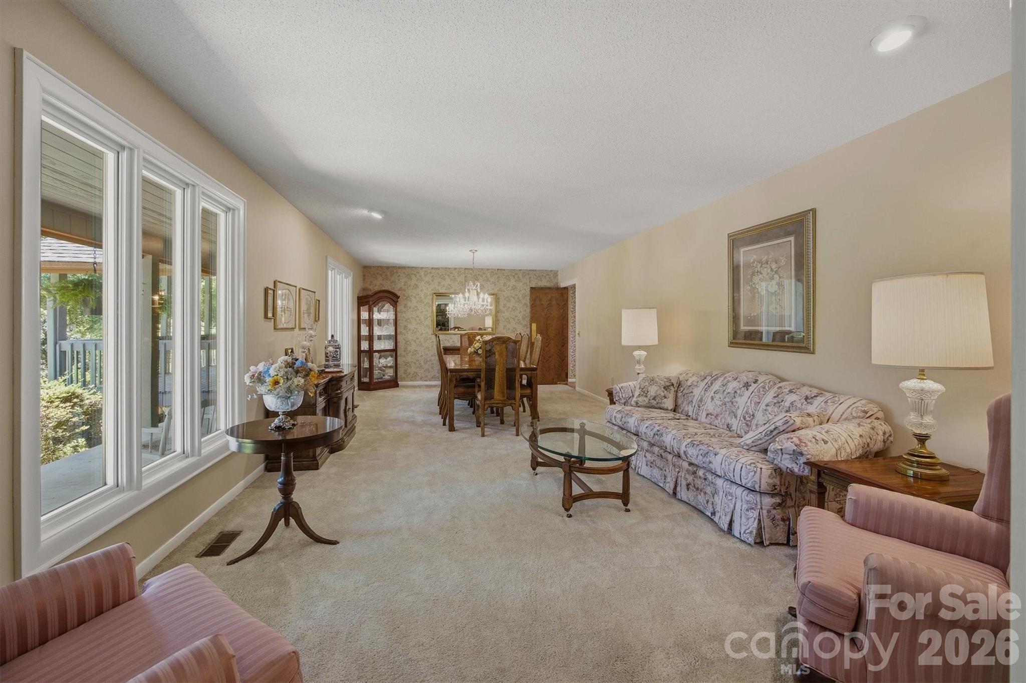 2718 Arden Drive Property Photo 9