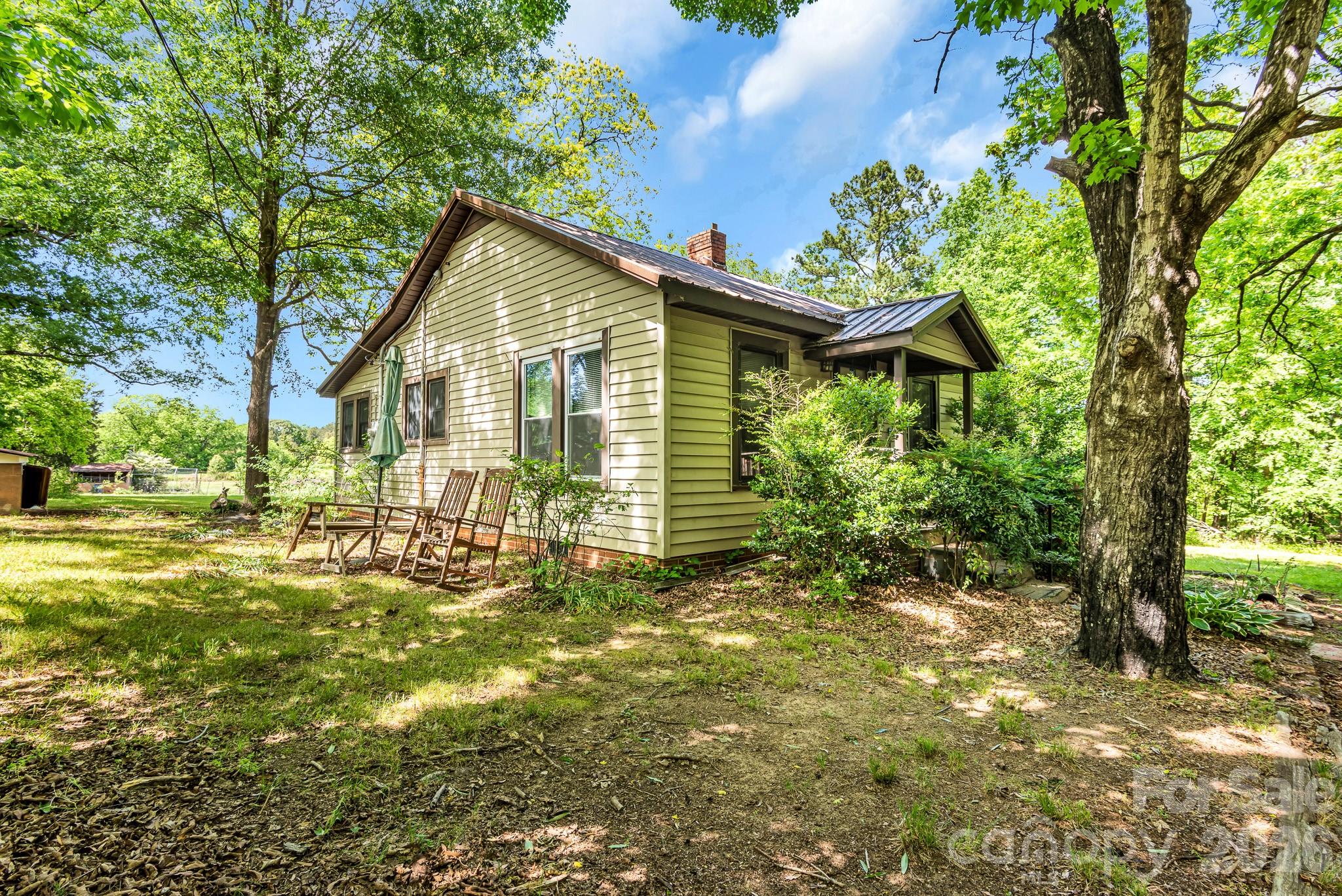 3240 W Innes Street Property Photo 3