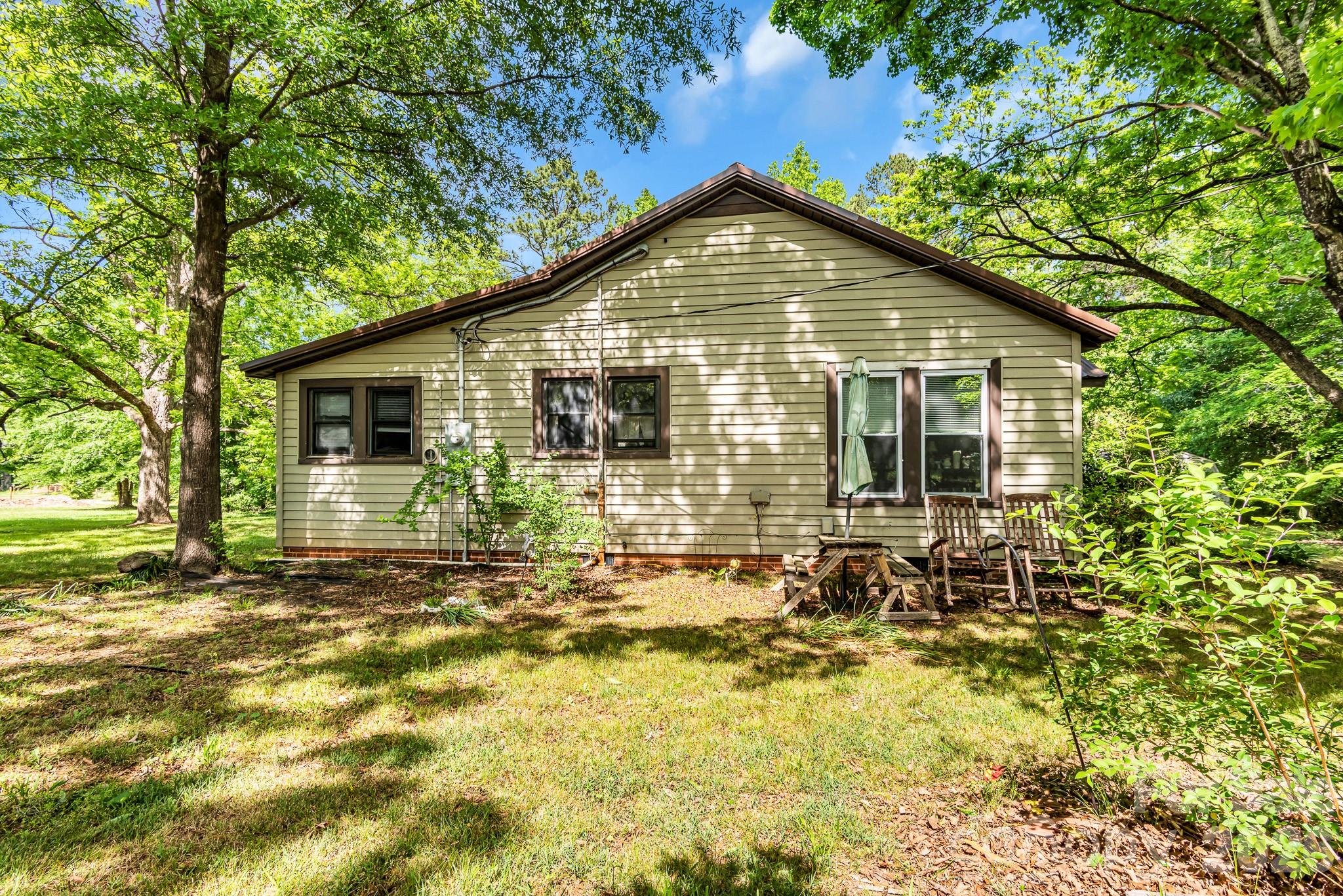 3240 W Innes Street Property Photo 4