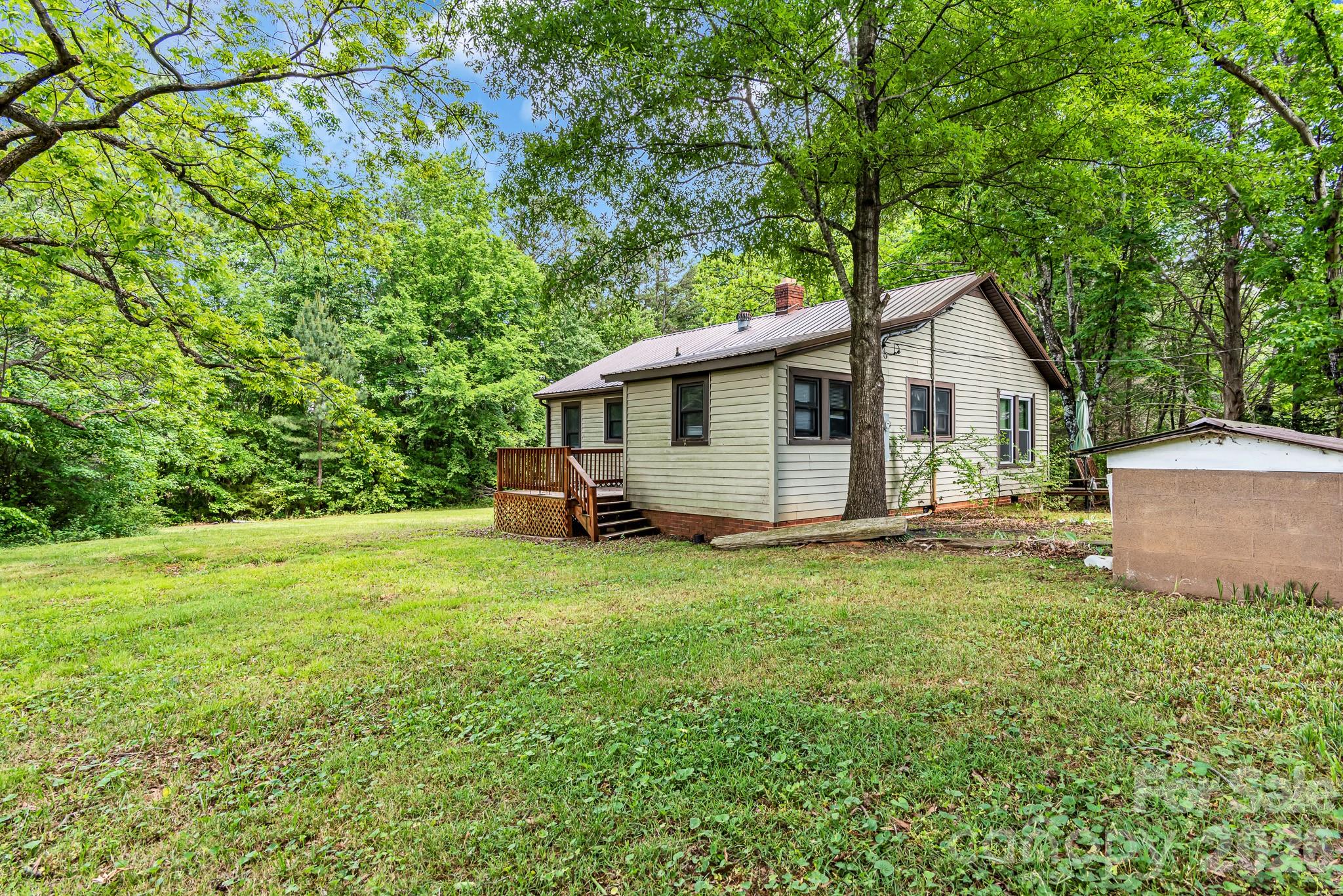 3240 W Innes Street Property Photo 8