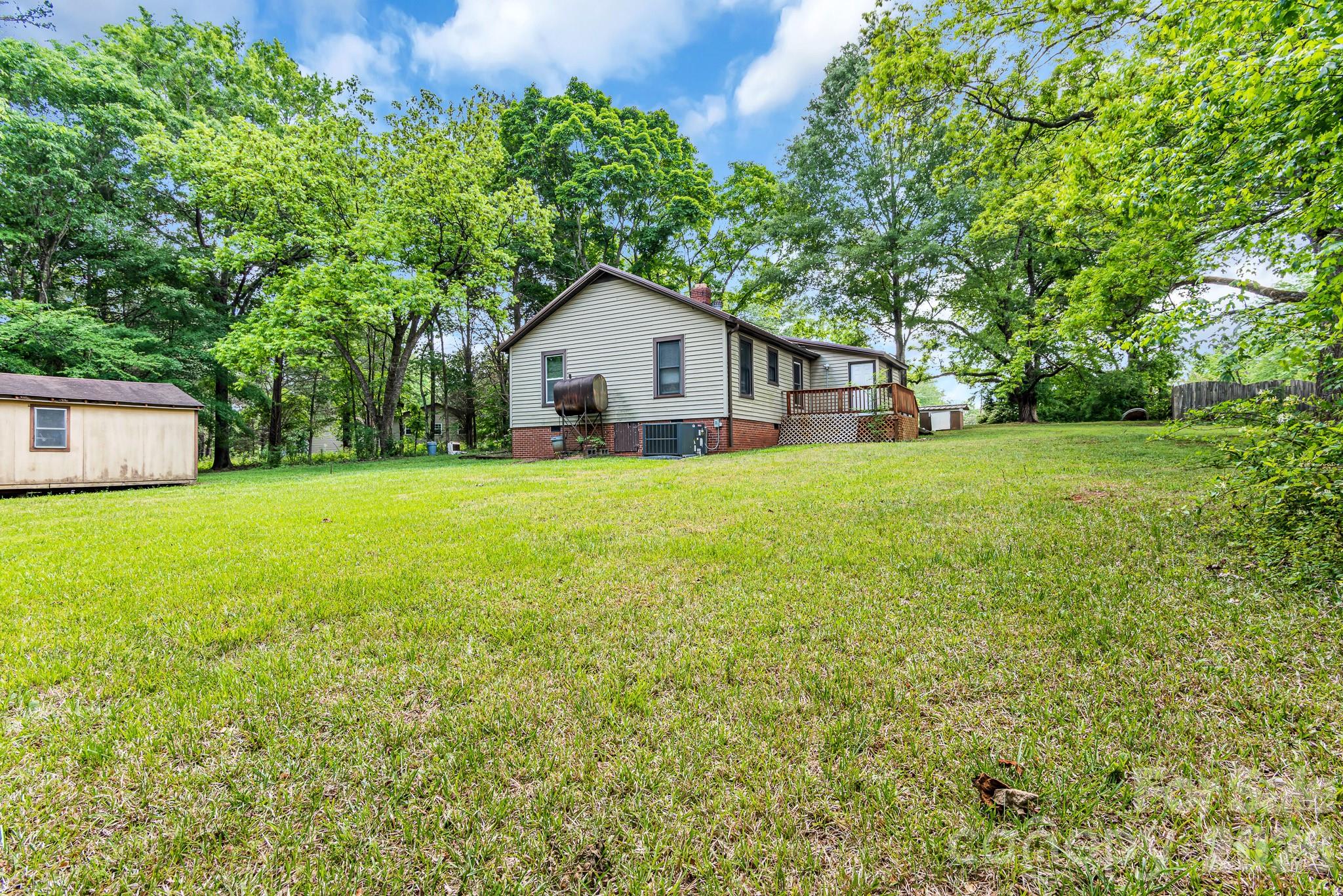 3240 W Innes Street Property Photo 9