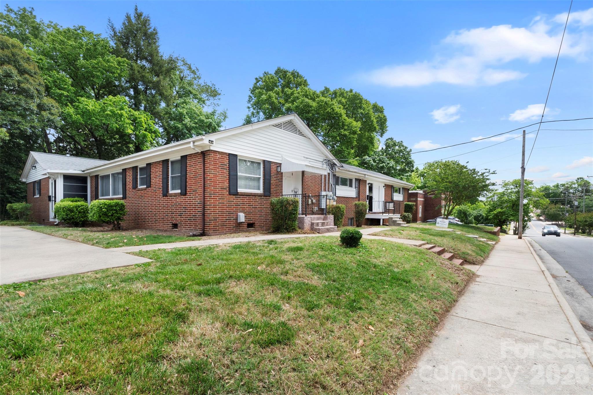 301 N Fulton Street Property Photo 2