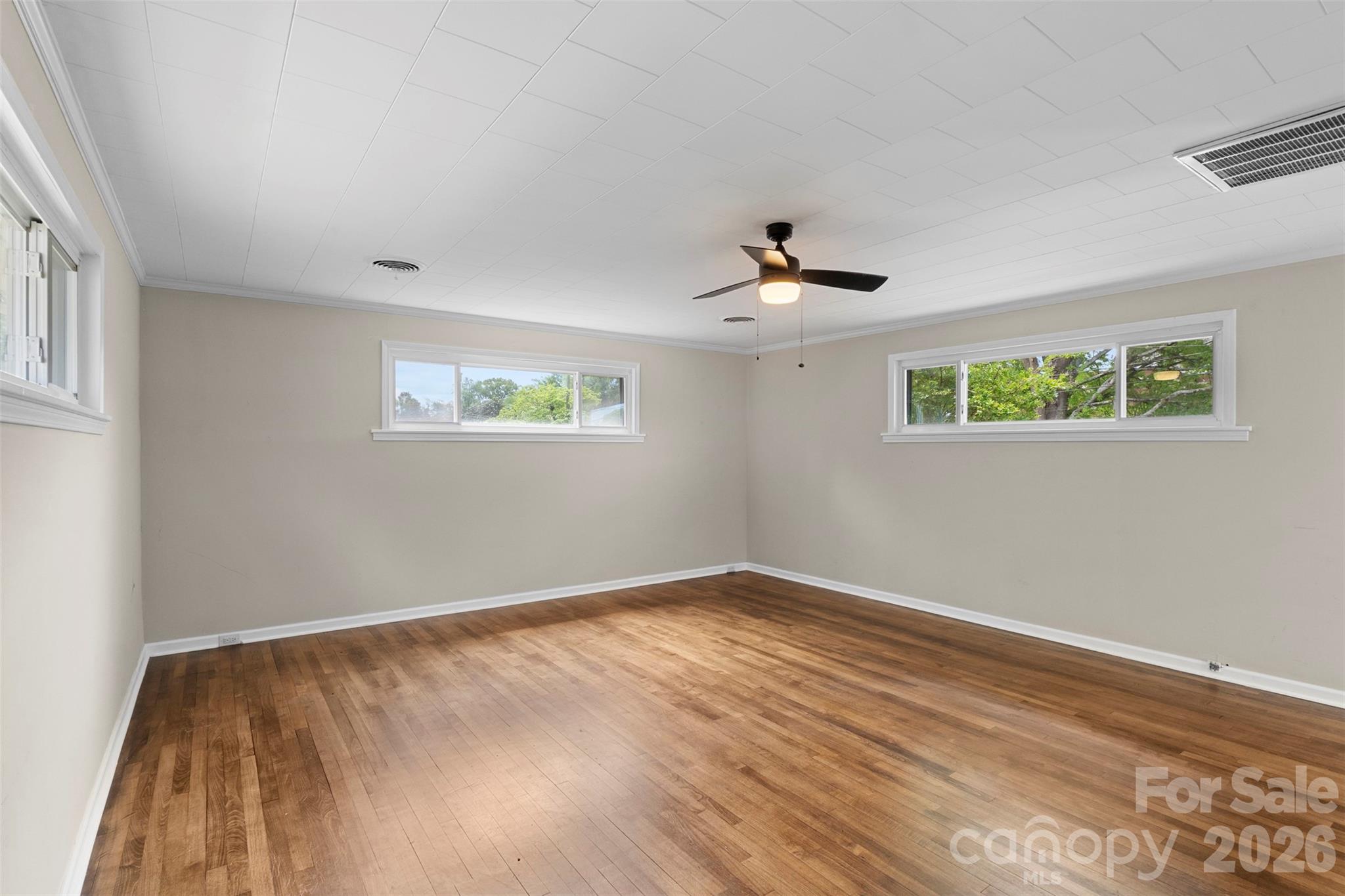301 N Fulton Street Property Photo 9