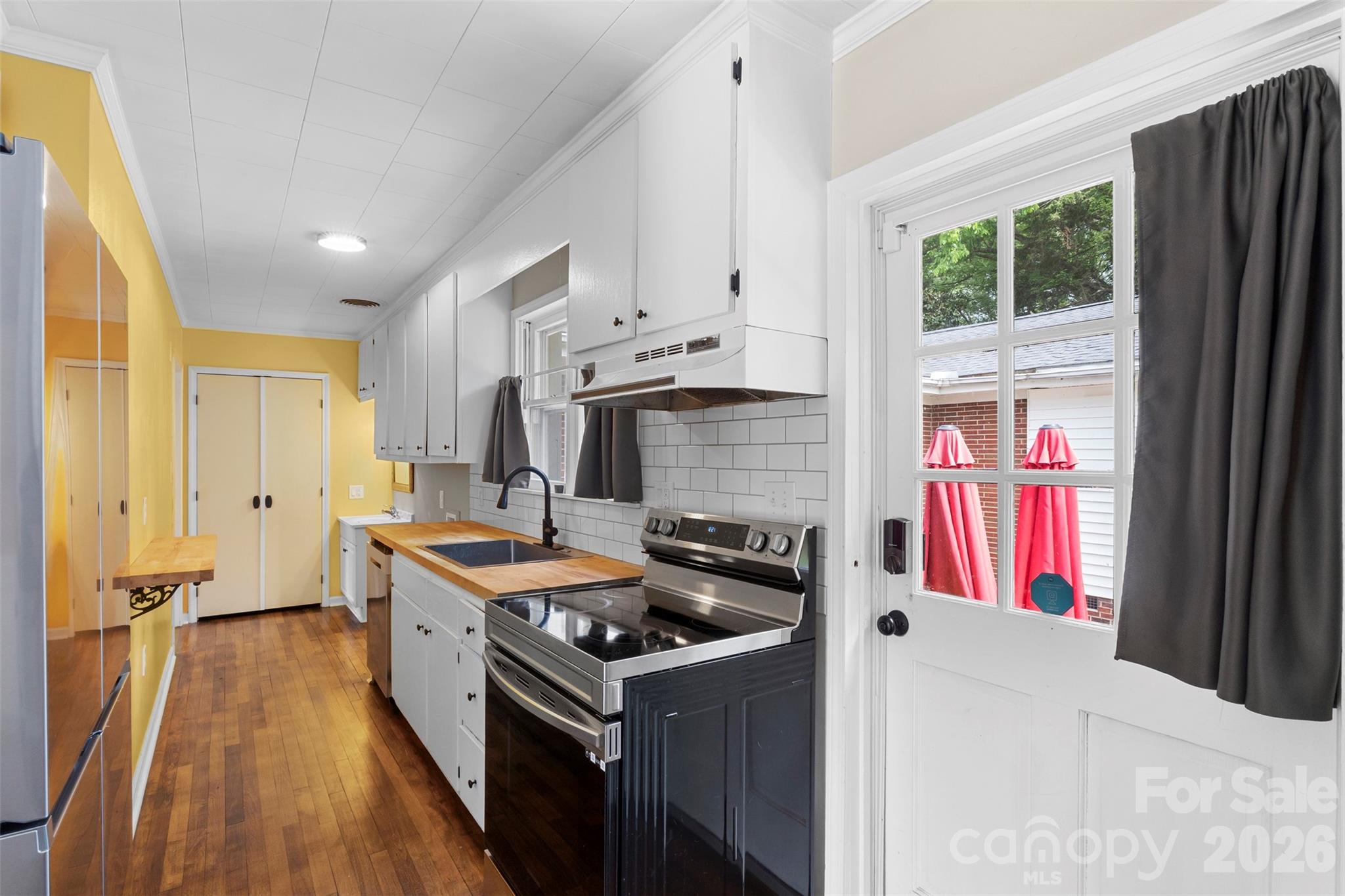 301 N Fulton Street Property Photo 13