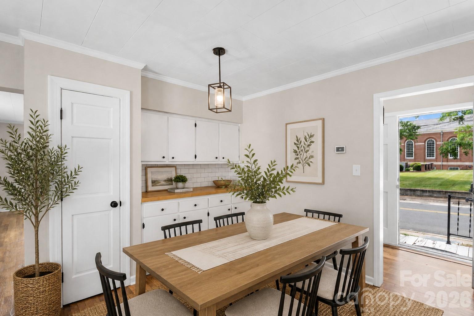 301 N Fulton Street Property Photo 19