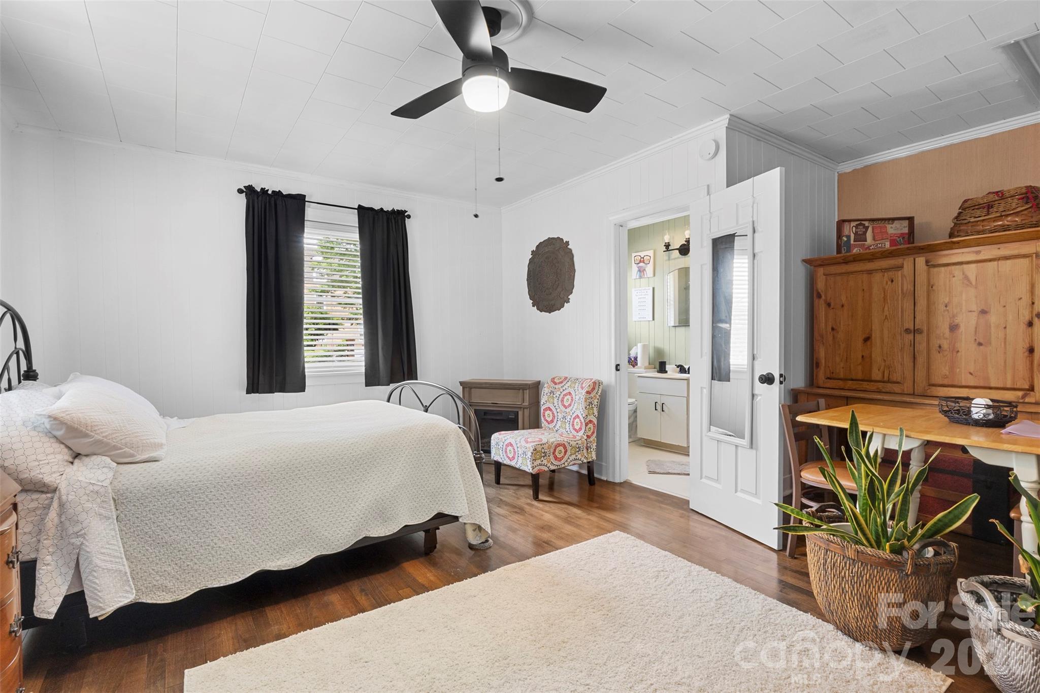 301 N Fulton Street Property Photo 23