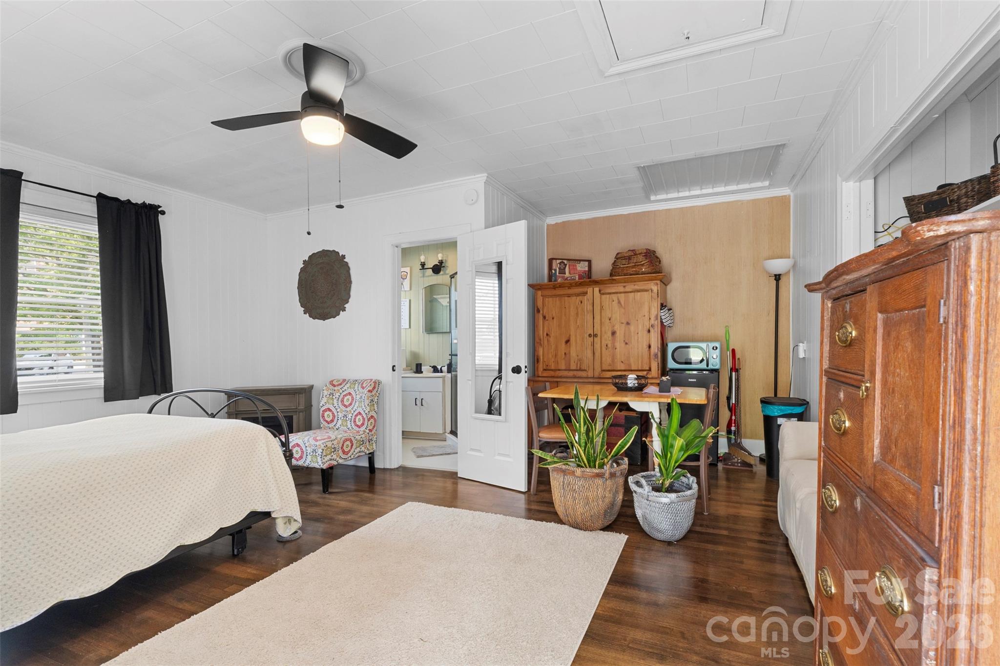 301 N Fulton Street Property Photo 24
