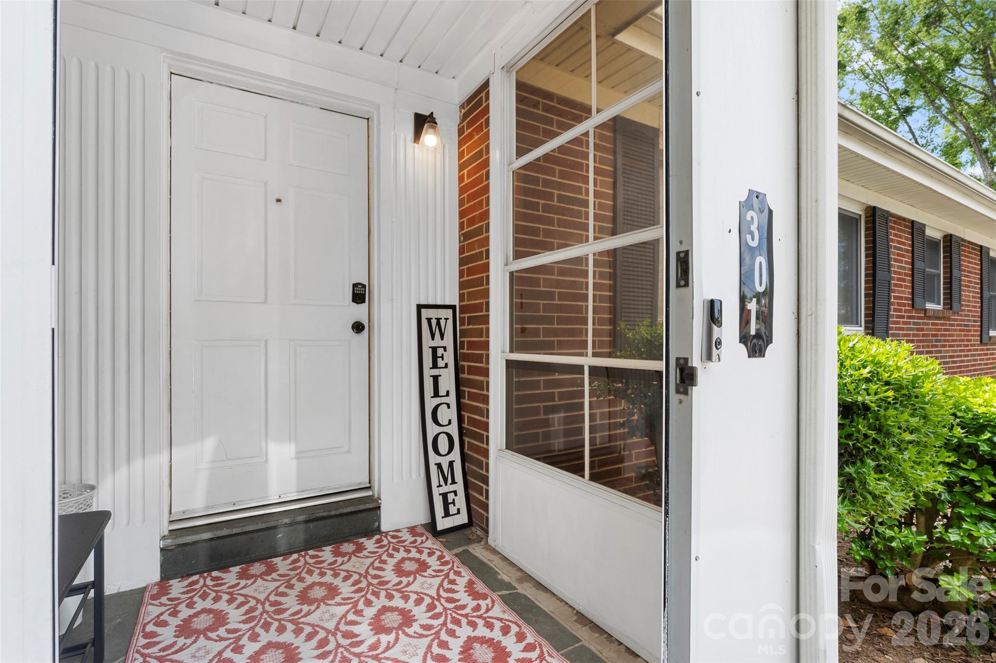 301 N Fulton Street Property Photo 27