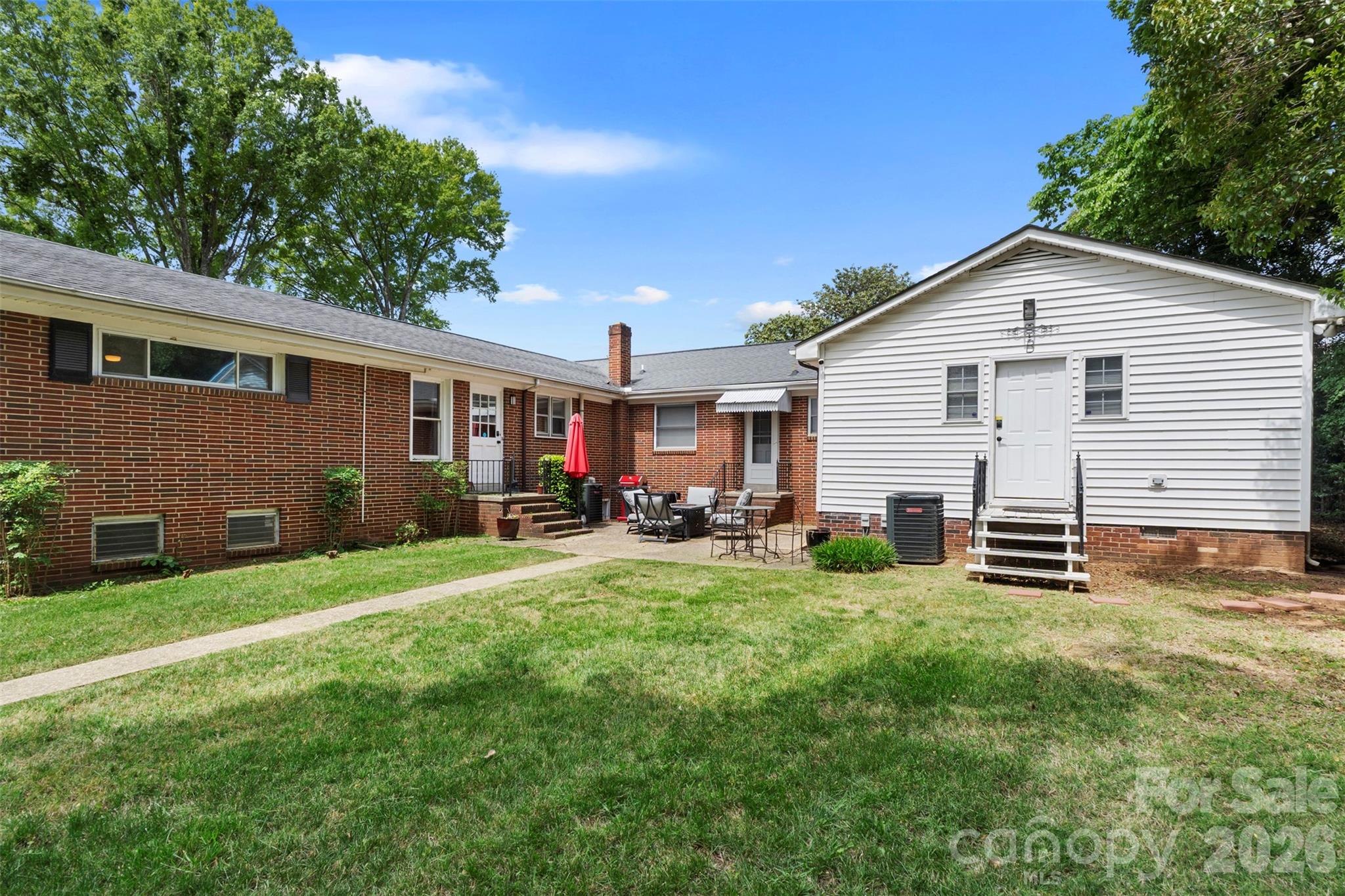 301 N Fulton Street Property Photo 33