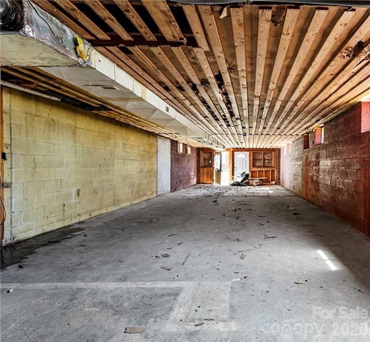 301 N Fulton Street Property Photo 45