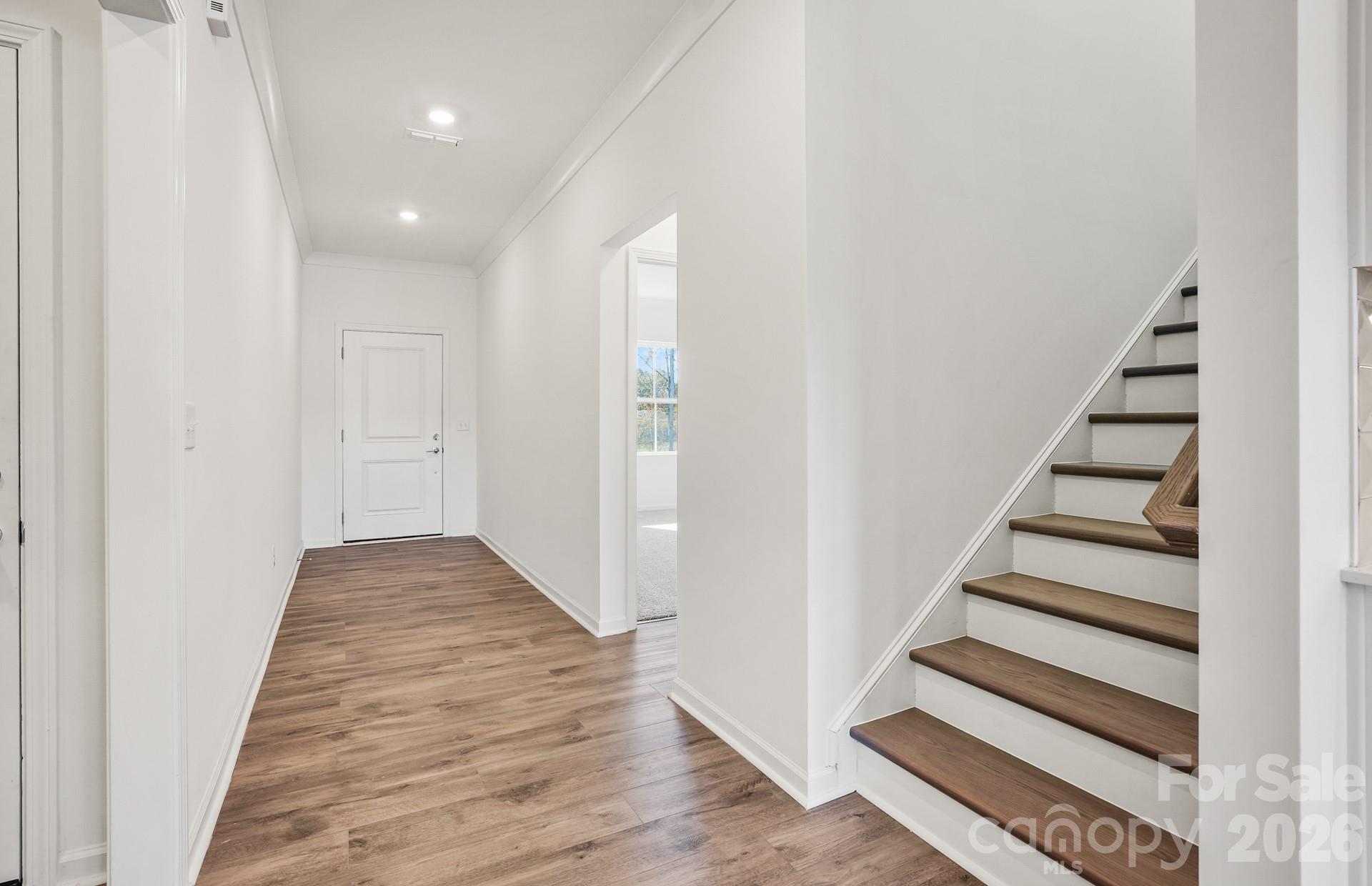 1614 Riverbend Avenue Property Photo 2