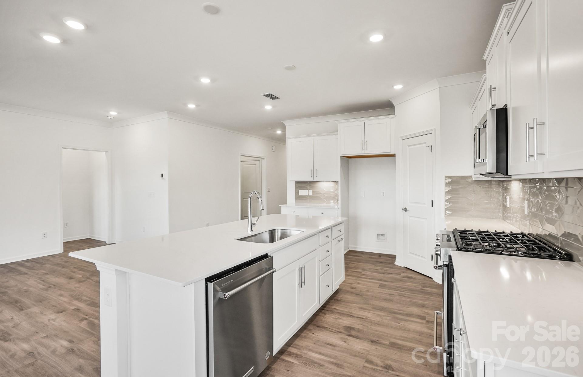 1614 Riverbend Avenue Property Photo 10